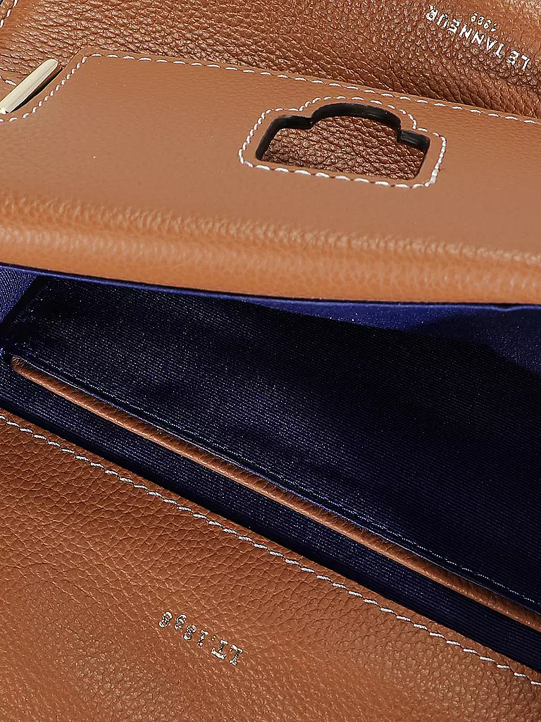 LE TANNEUR Ledertasche - Henkeltasche EMILIE FLAP Small camel