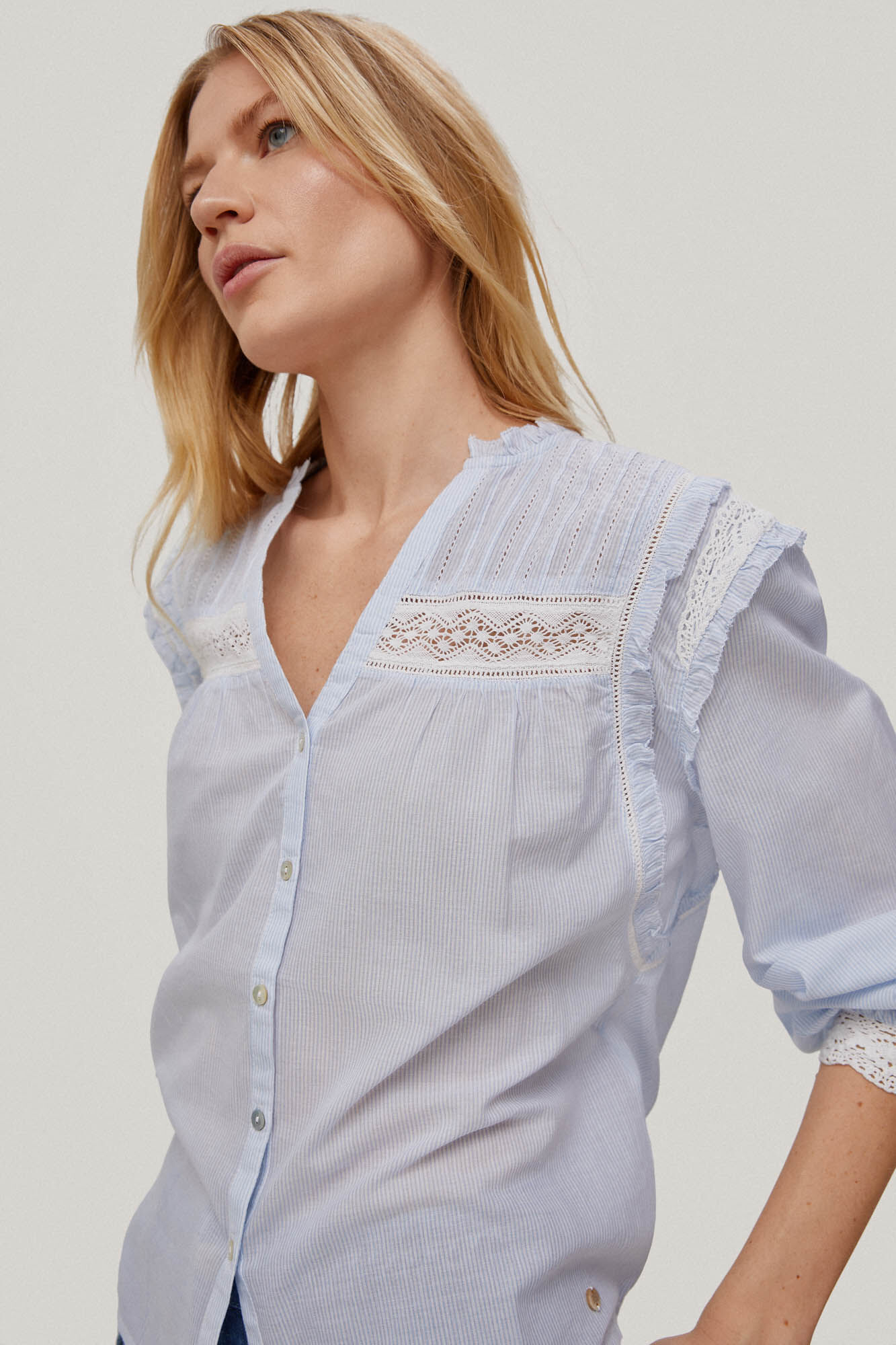 Blusa listrada com laços - Azul