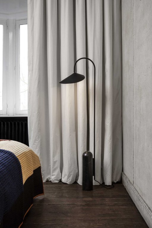 Ferm Living Arum vloerlamp zwart