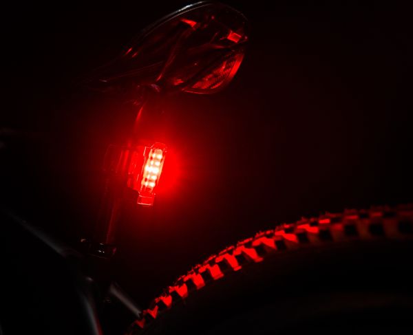 Lezyne Strip Drive Baglygte, 300 Lumen