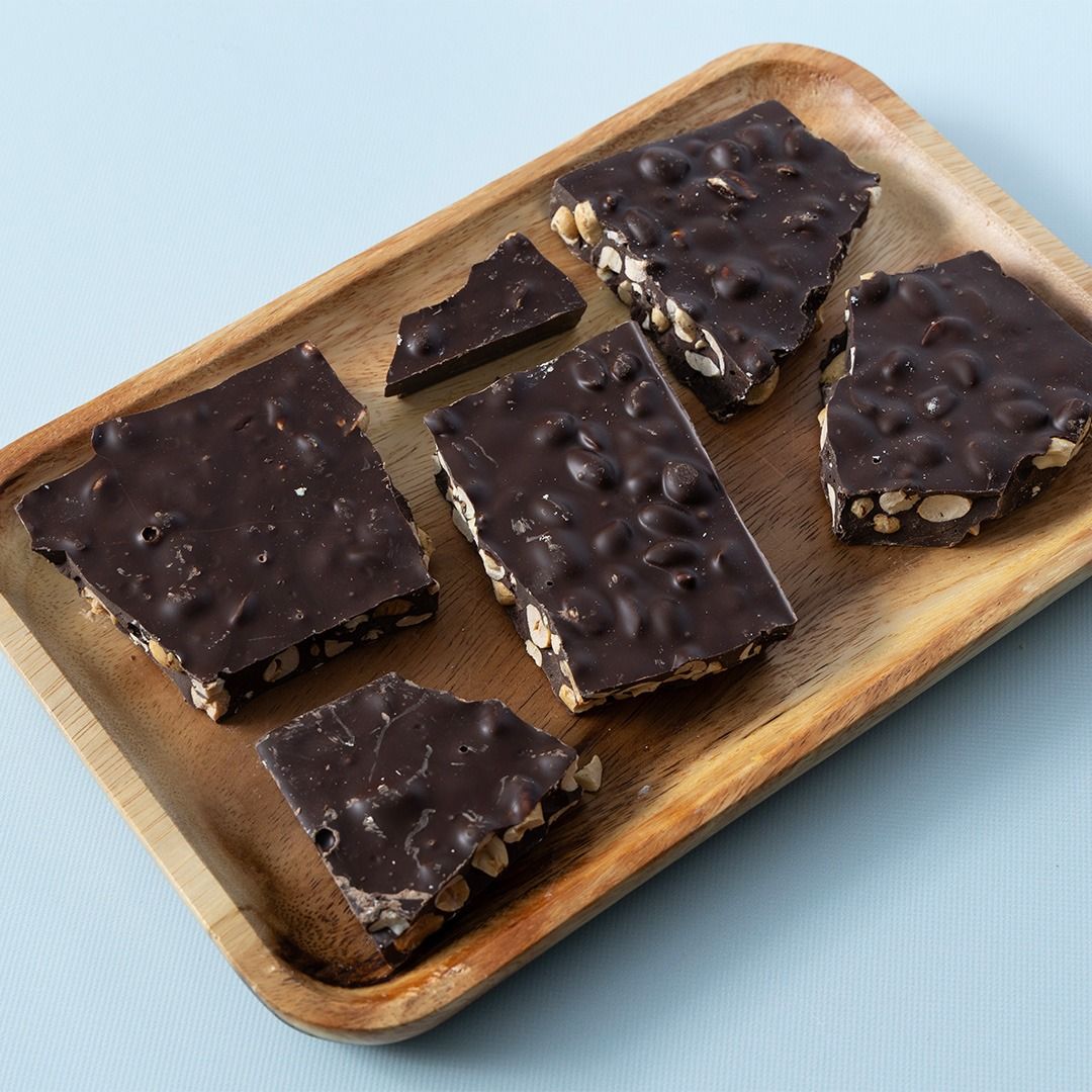 Chocolade pinda breekplaat puur brokken