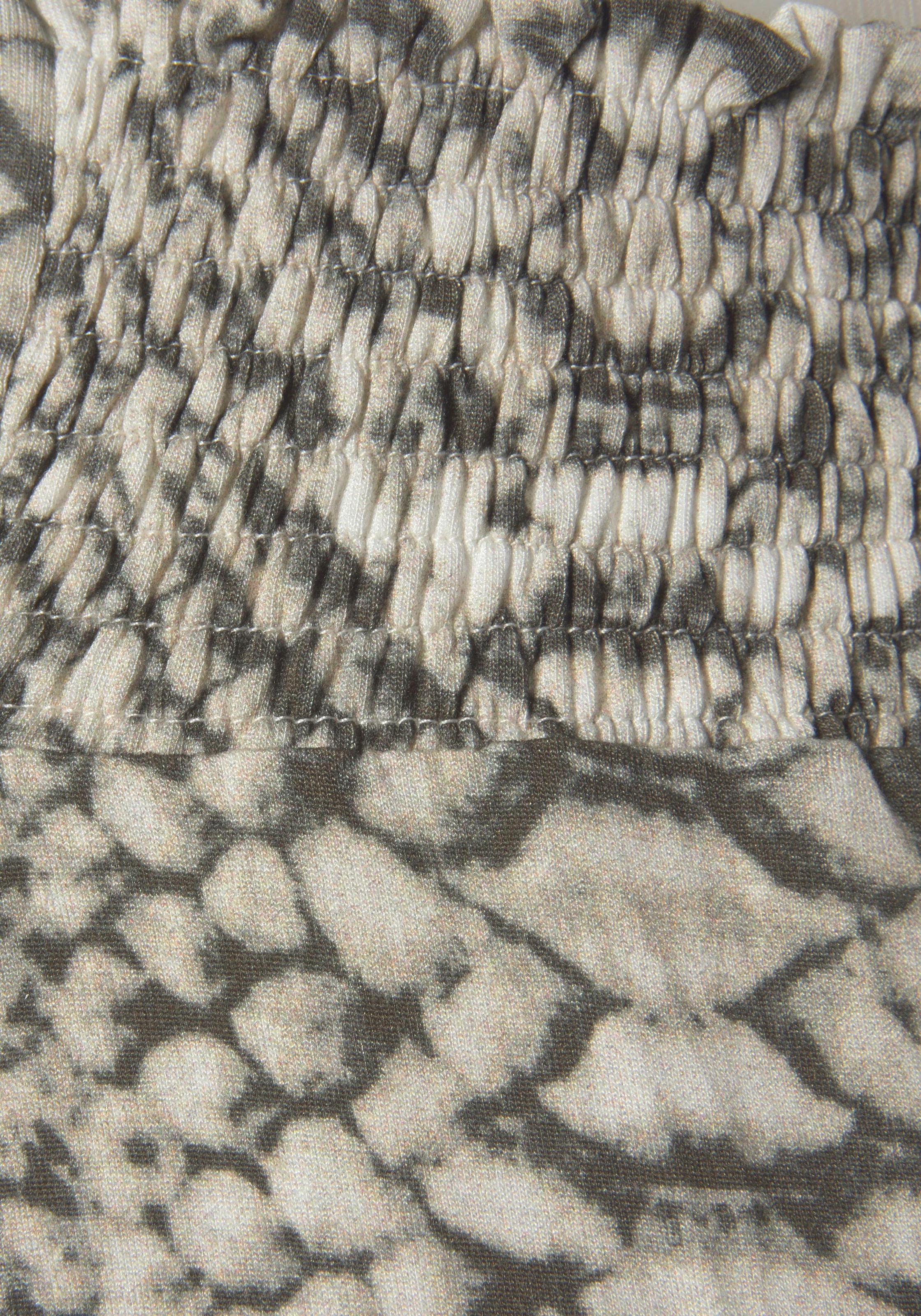 LASCANA Strandhose  mit Alloverprint in Reptiloptik und Taschen, 7/8-Länge, Jerseyhose