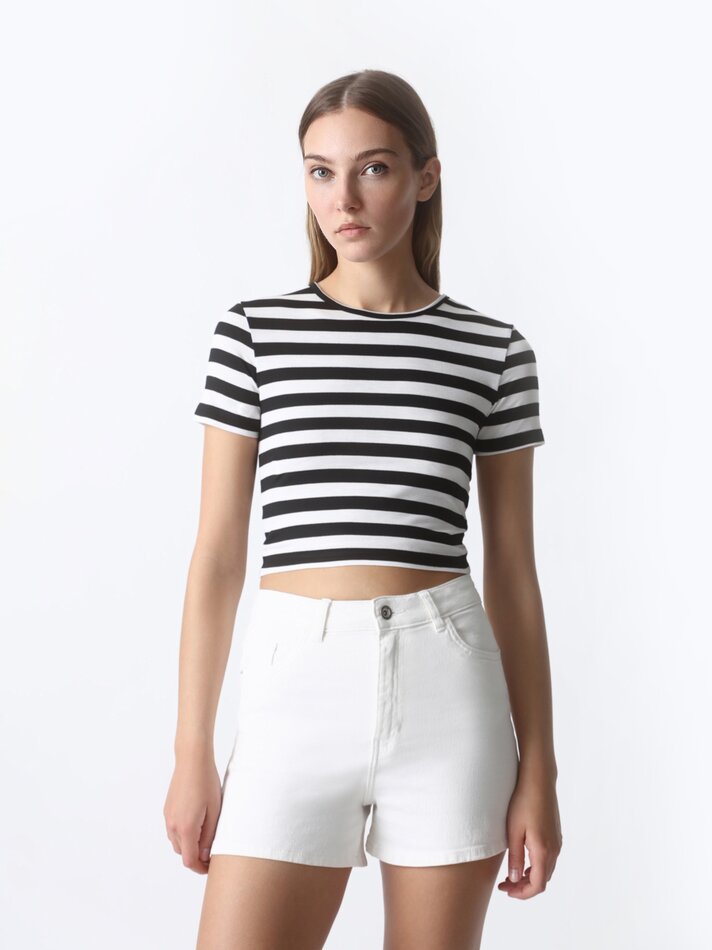 Conjunto com 2 camisetas cropped - Pretas
