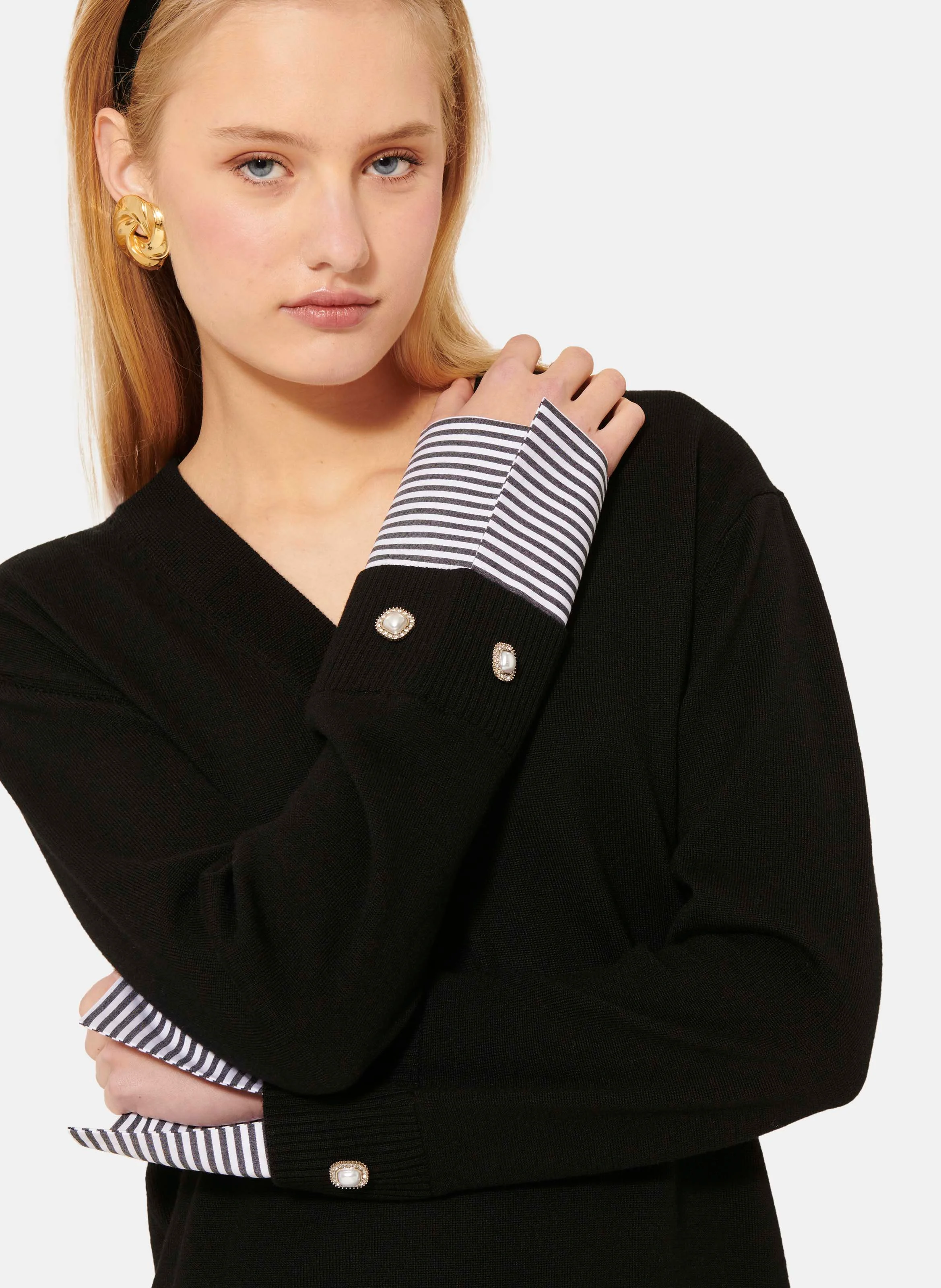 PRIMROSE - Pull col V droit en laine | Noir