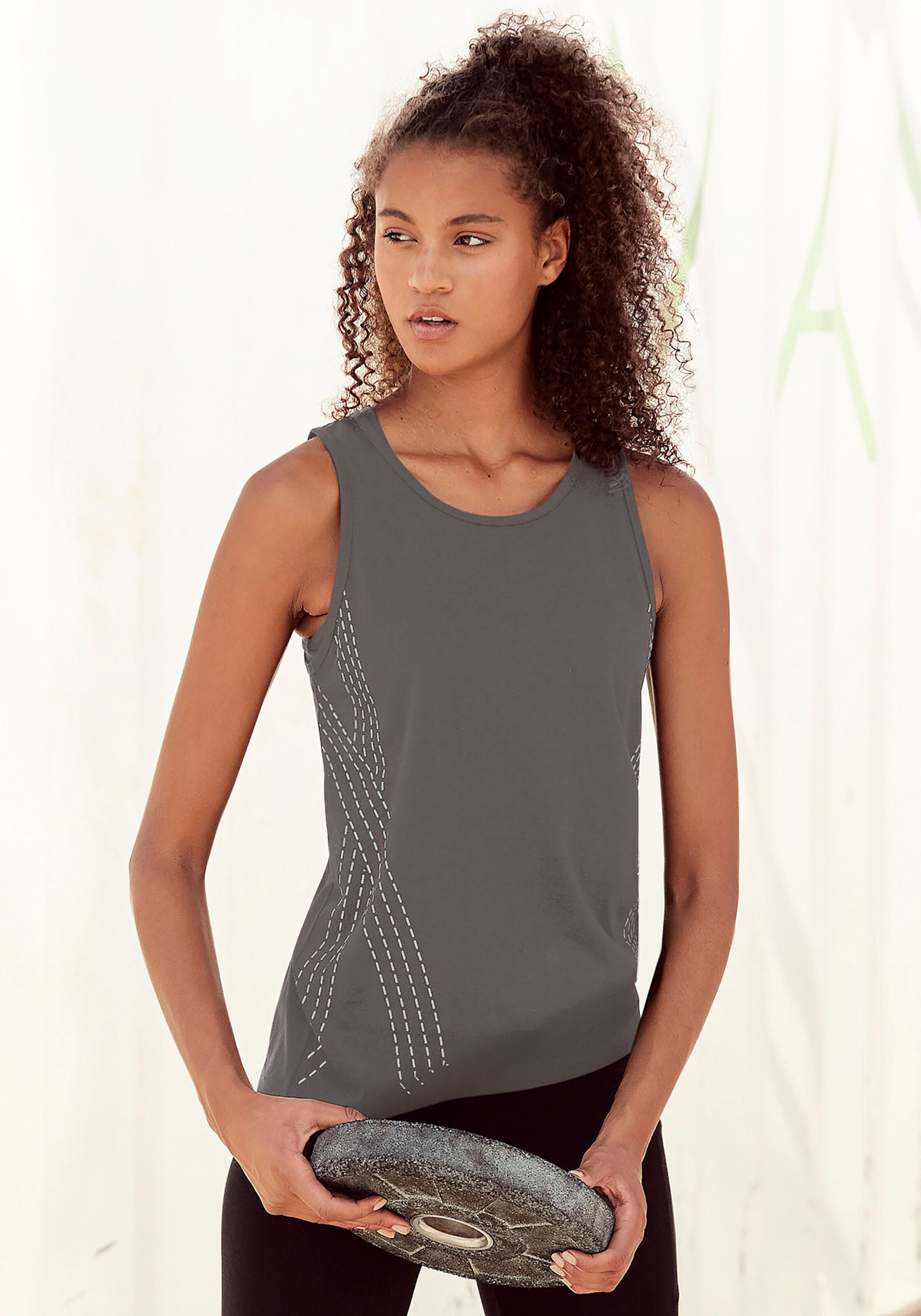 LASCANA ACTIVE Funktionsshirt in taupe