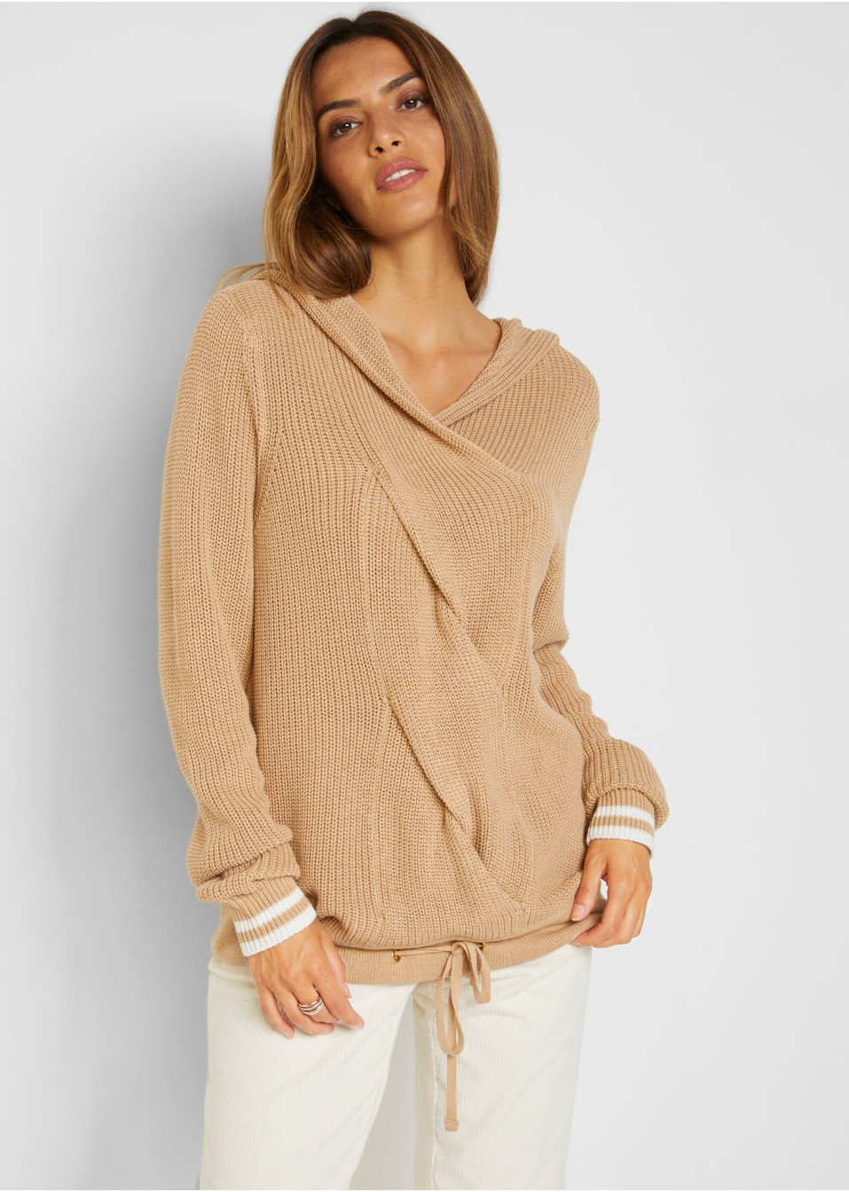 Pull à capuche avec motif torsadé raffiné