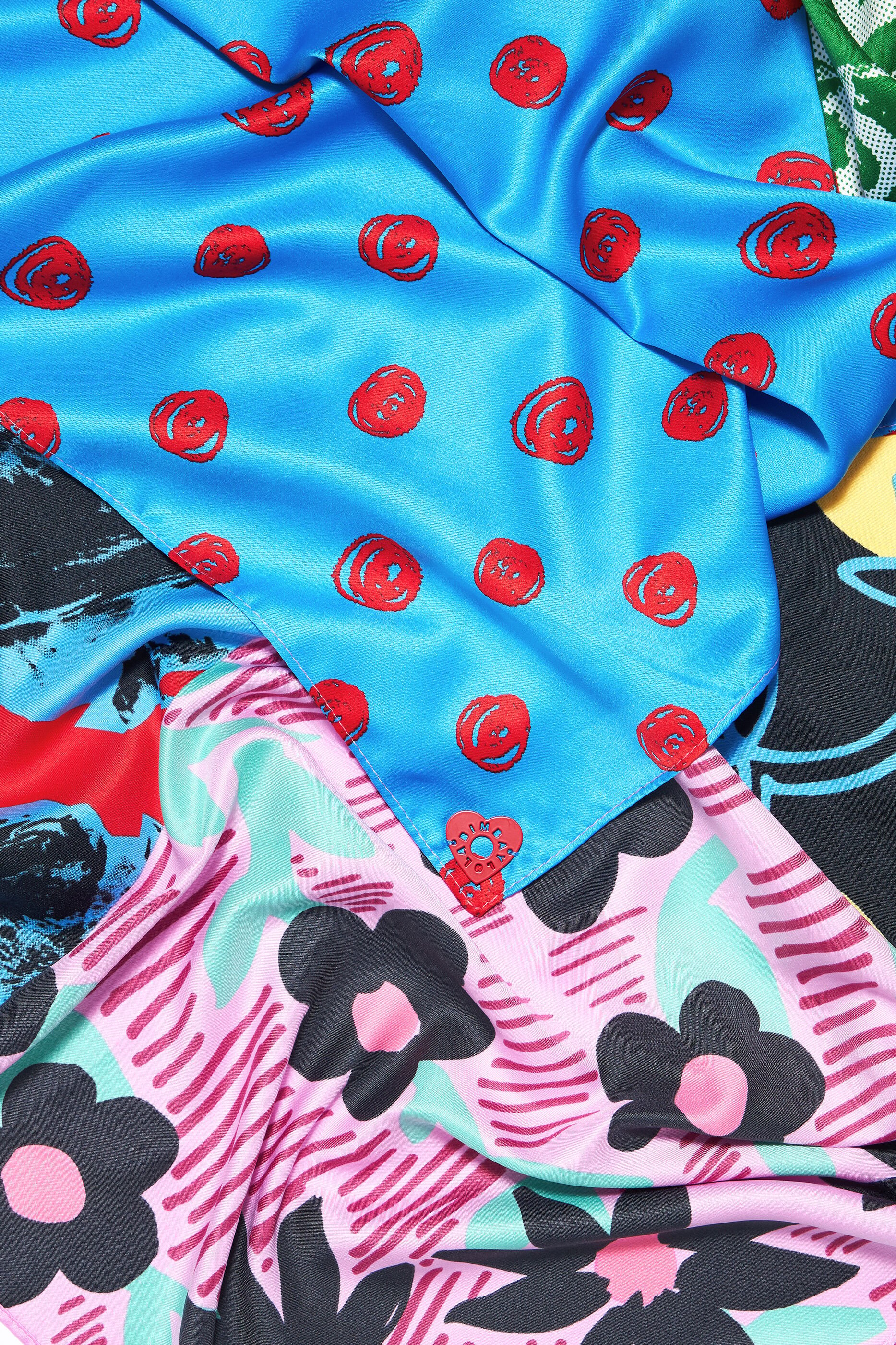 Lenço com estampa patchwork