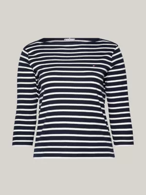 Camiseta Slim Fit com Decote Canoa Curvo