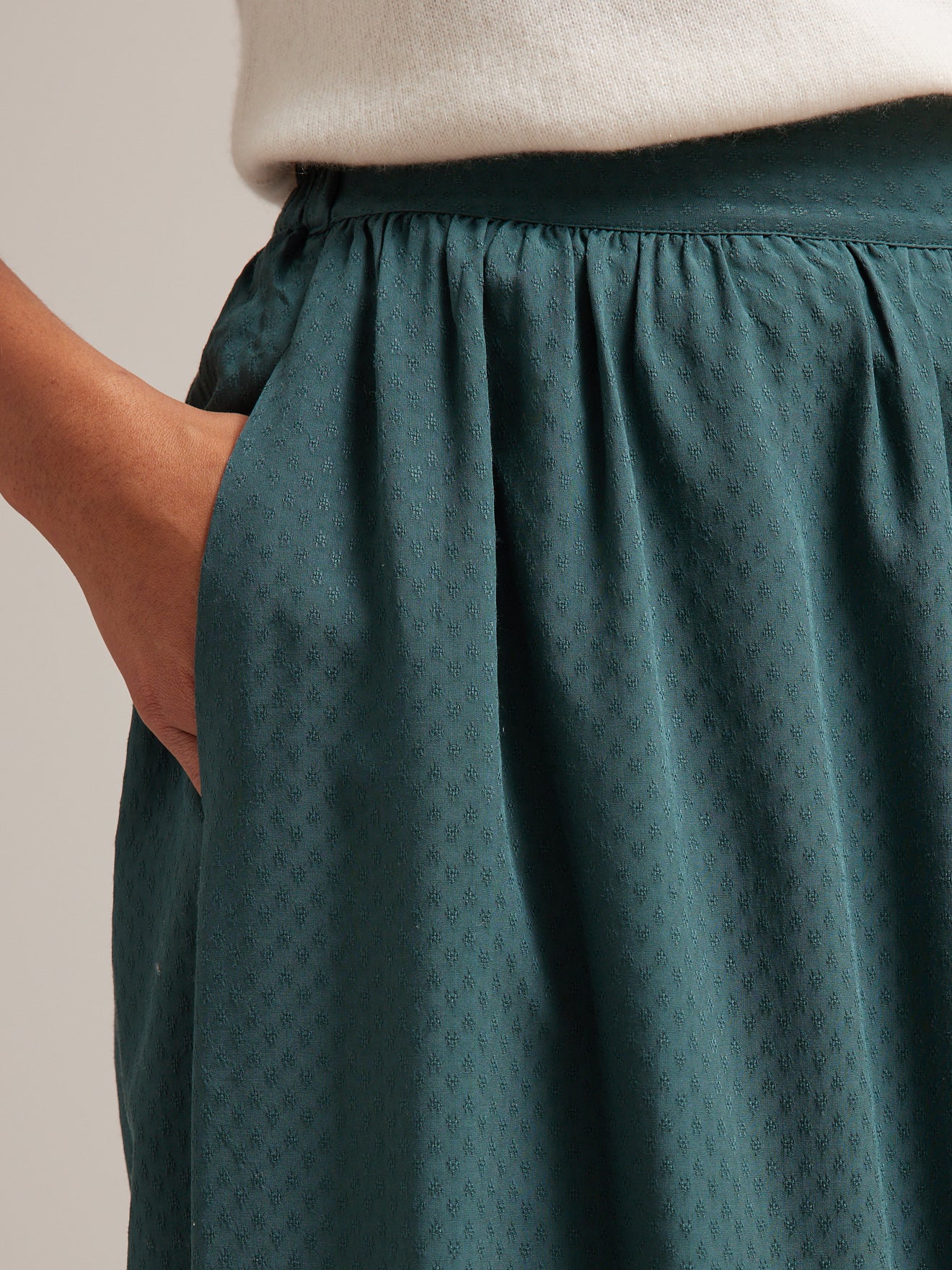 Jupe mi-longue unie femme viscose dobby