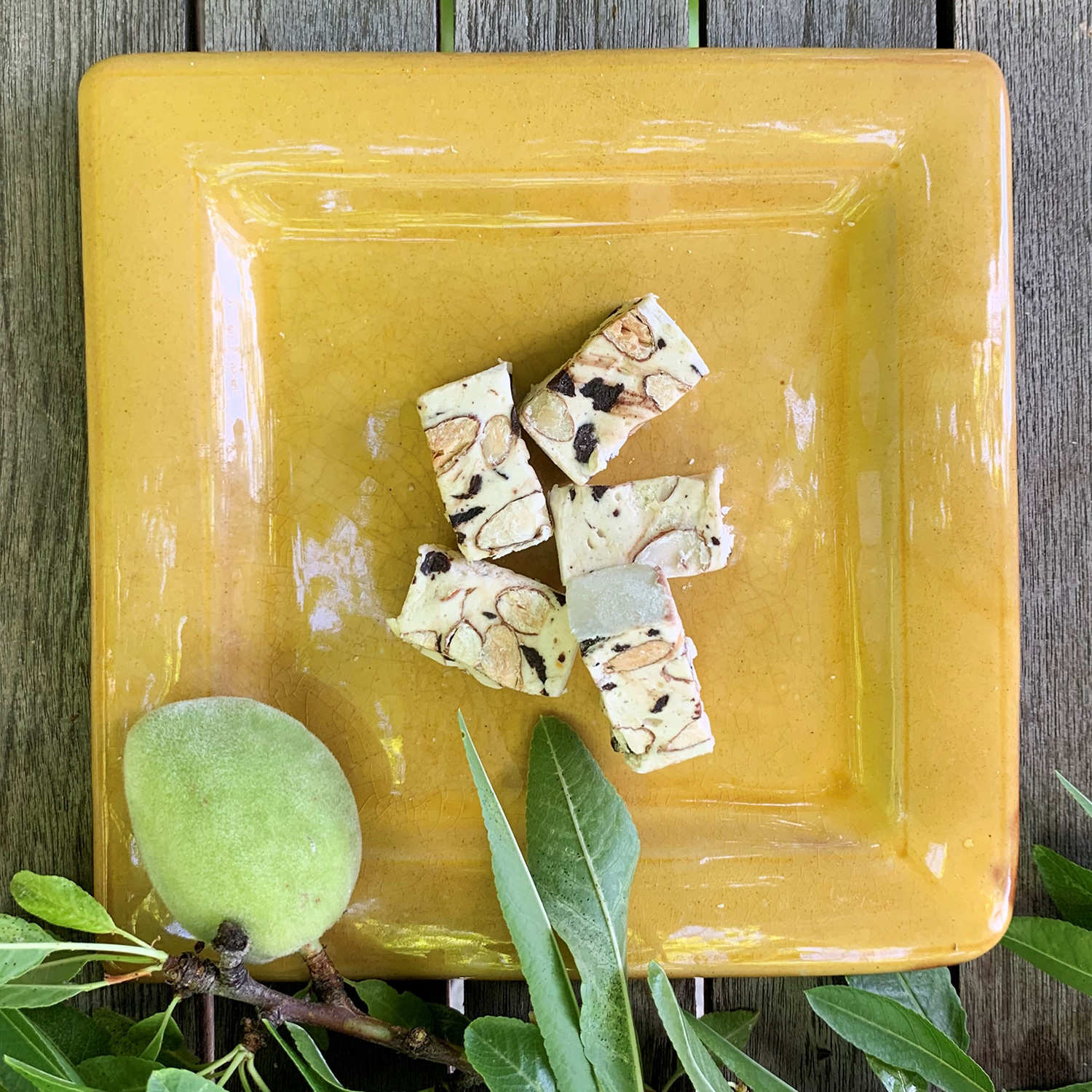 Nougat blanc aux olives sucré salé - Les Fêtards