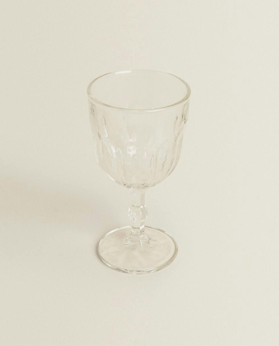 TAÇA DE VINHO COM DESIGN EM RELEVO