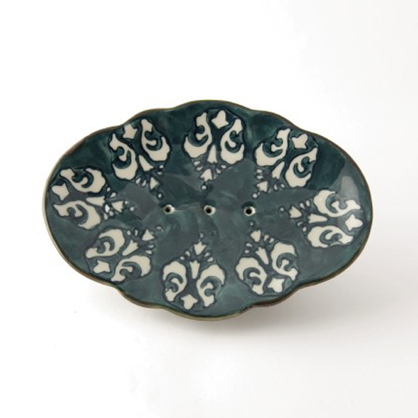 Handglasierte Seifenschale aus Keramik, blau, weiß, L 11 cm, B 15,5 cm, H 3 cm von fischer's lagerhaus