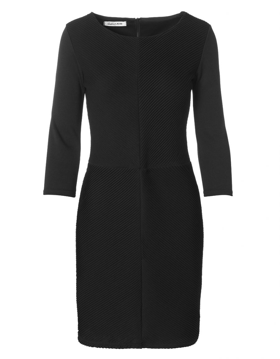 Robe noire plissée
