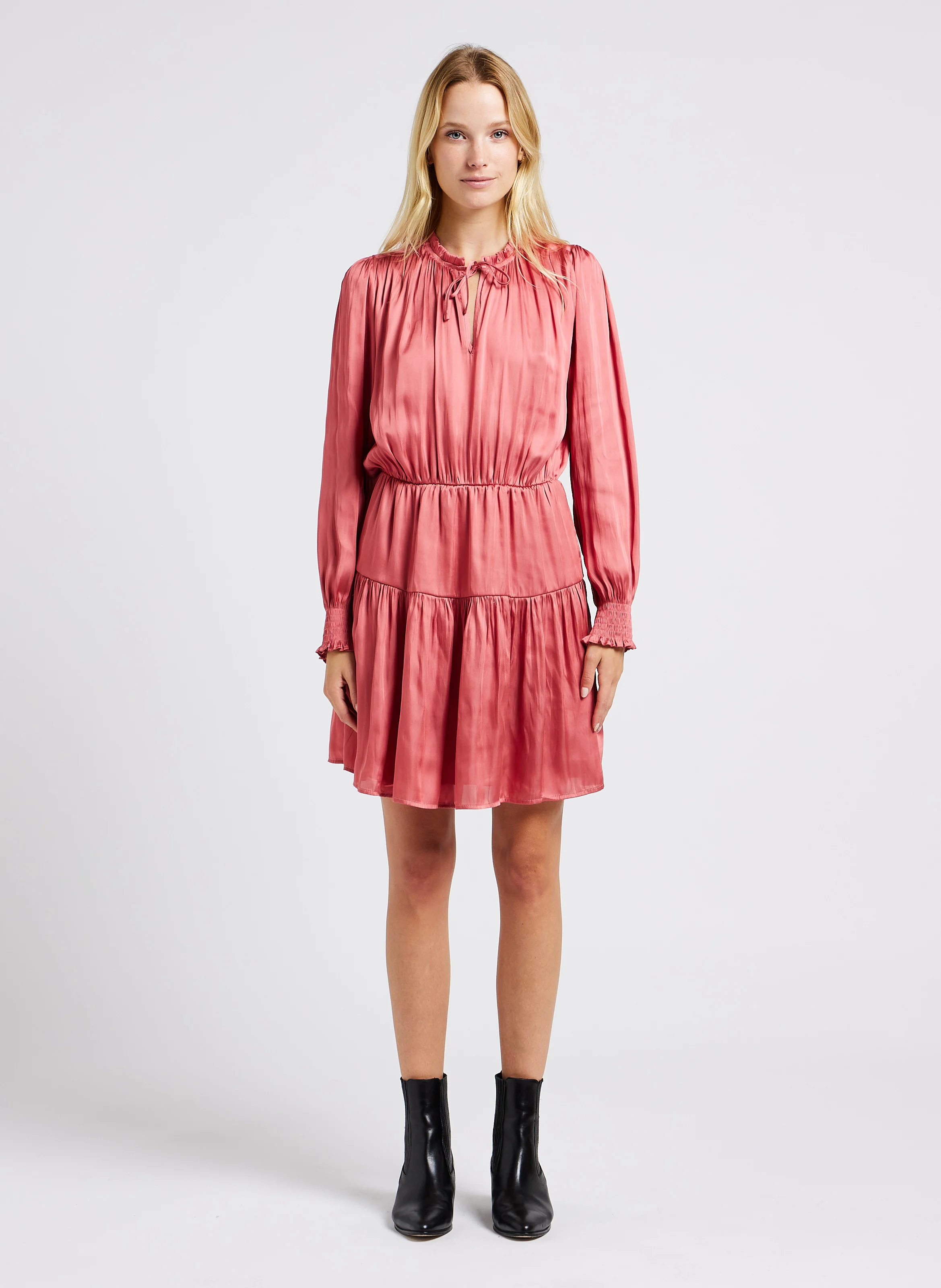 LOURDES - Robe courte droite encolure ronde | Rose