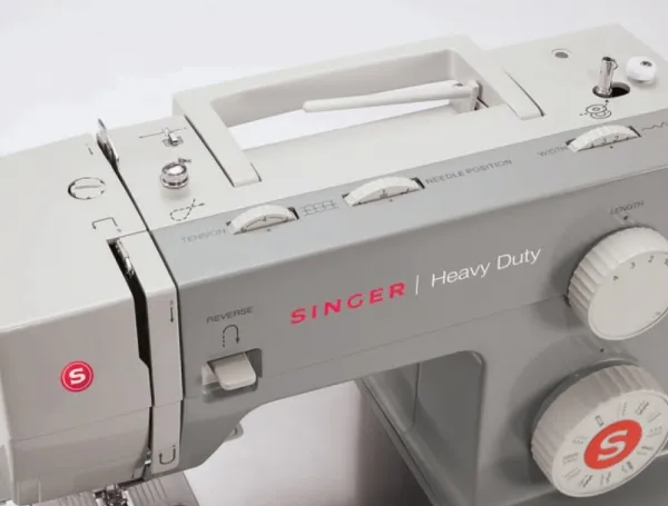 Singer Heavy Duty 4411 - Symaskine - 11 søm - 1 fire-trins knaphul