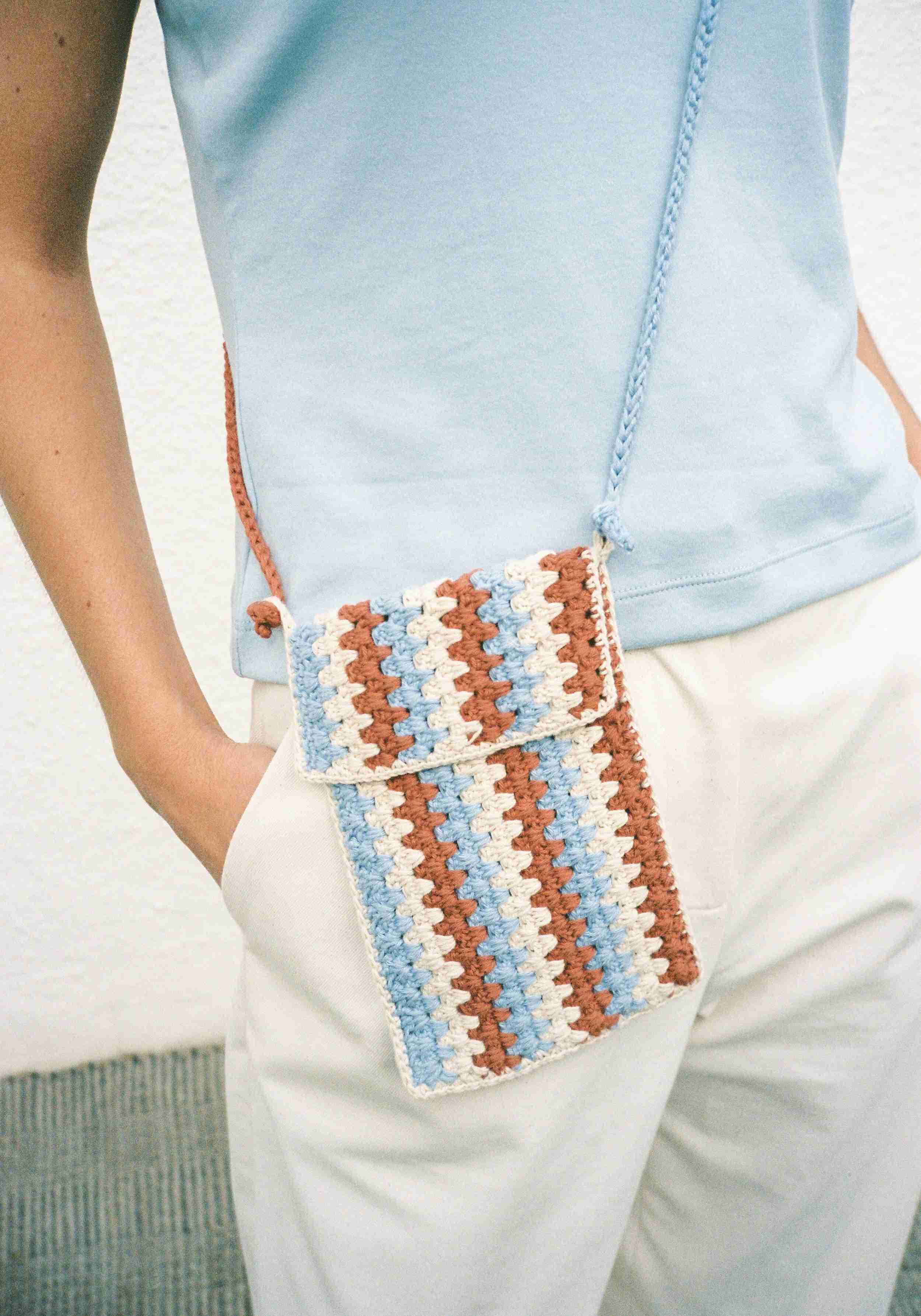 Jungle Folk Tasche Crochet Mini Bag Natural/Ice Blue/Brick