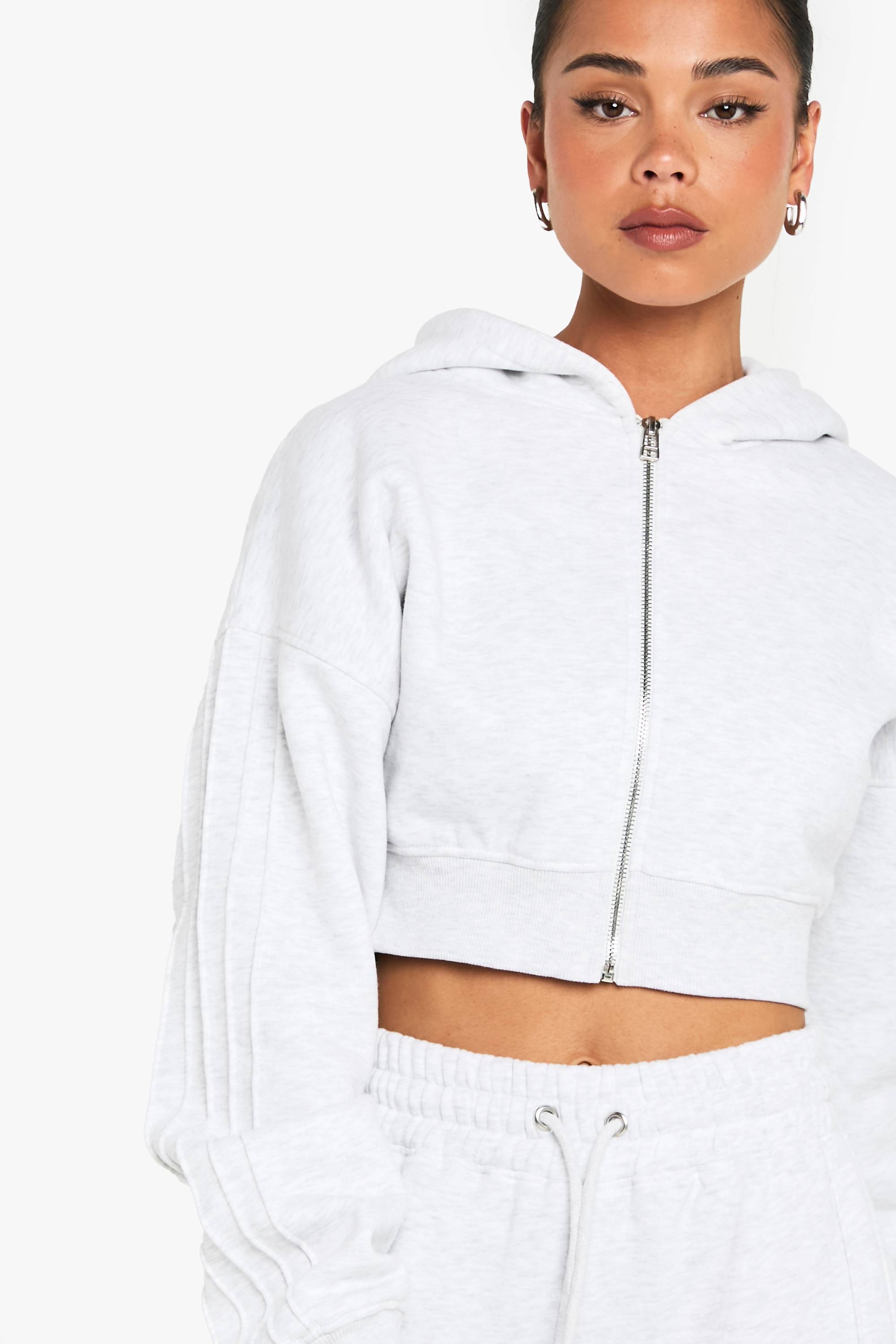 boohoo Sweat à capuche court à la coupe boxy avec zip intégral et détails de couture