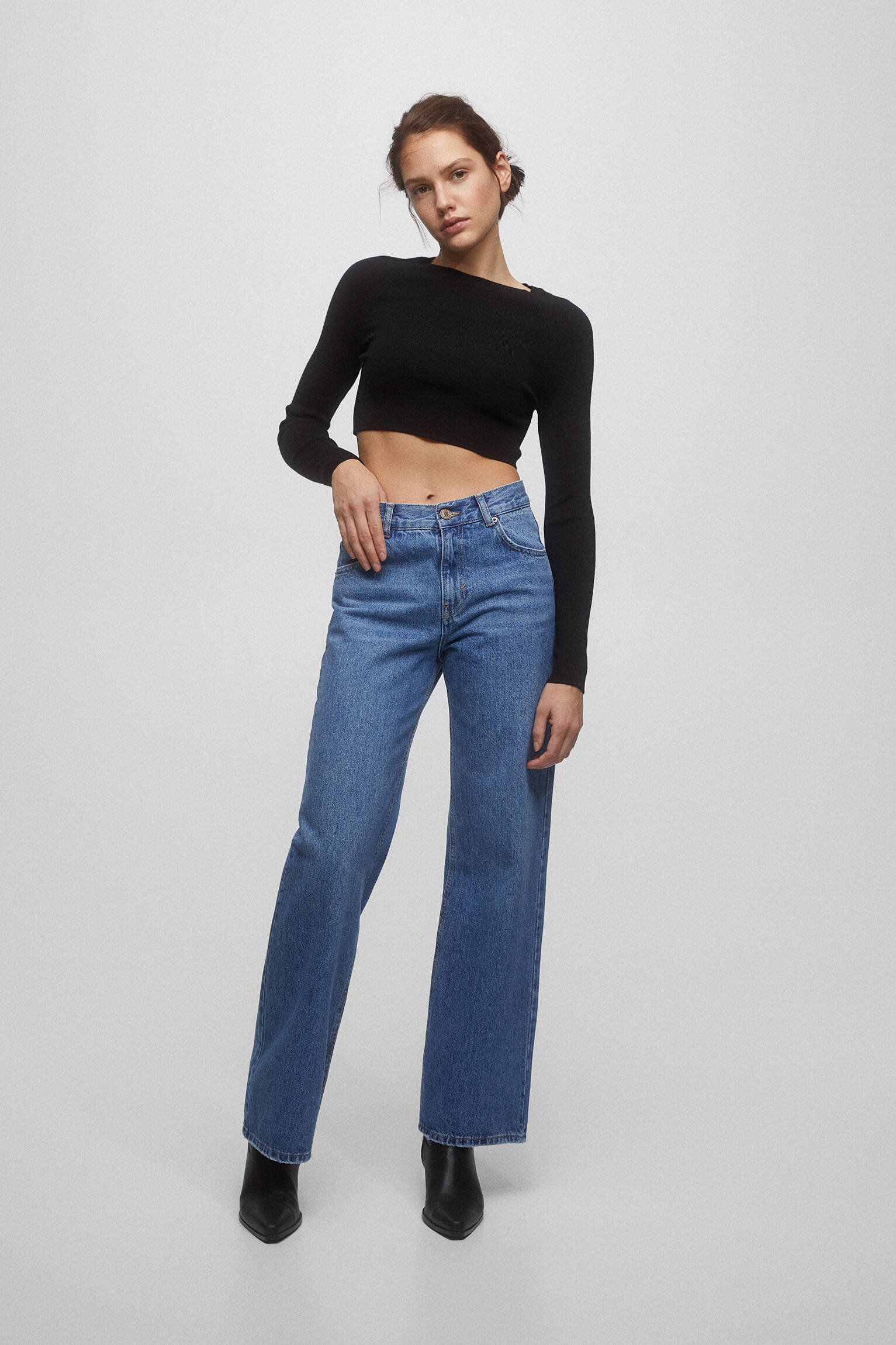 BLUSA DE TRICÔ CURTA - PRETA