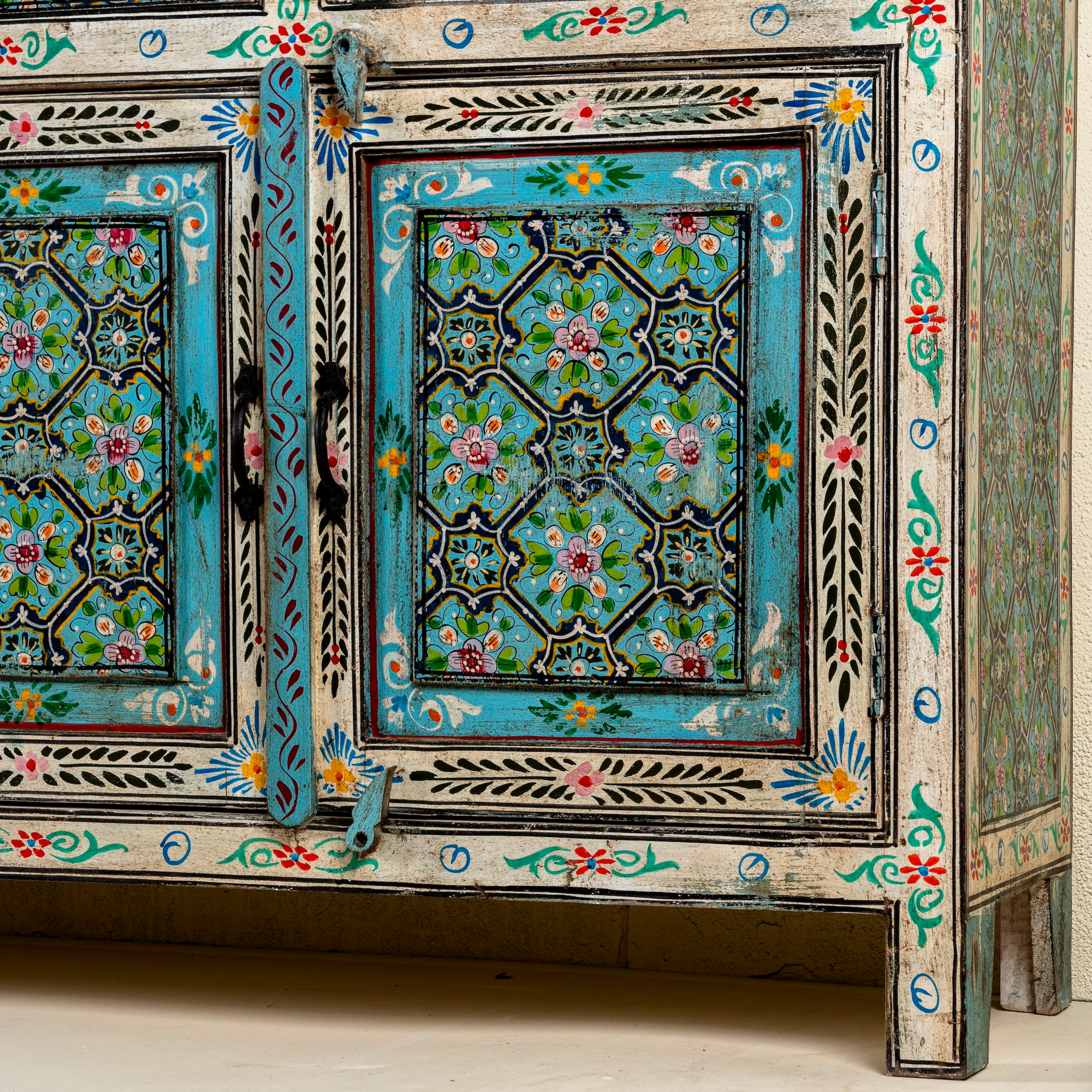 Dressoir Lekha #1