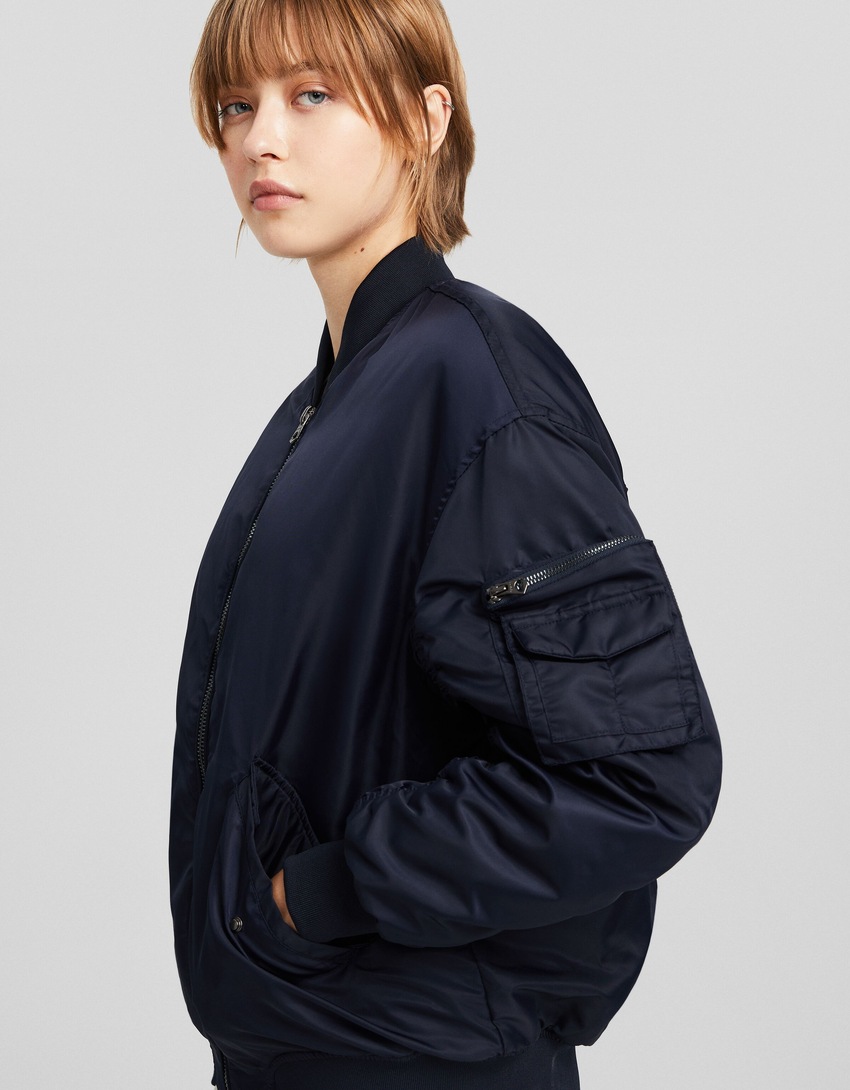 Jaqueta puffer estilo bomber em mistura de nylon