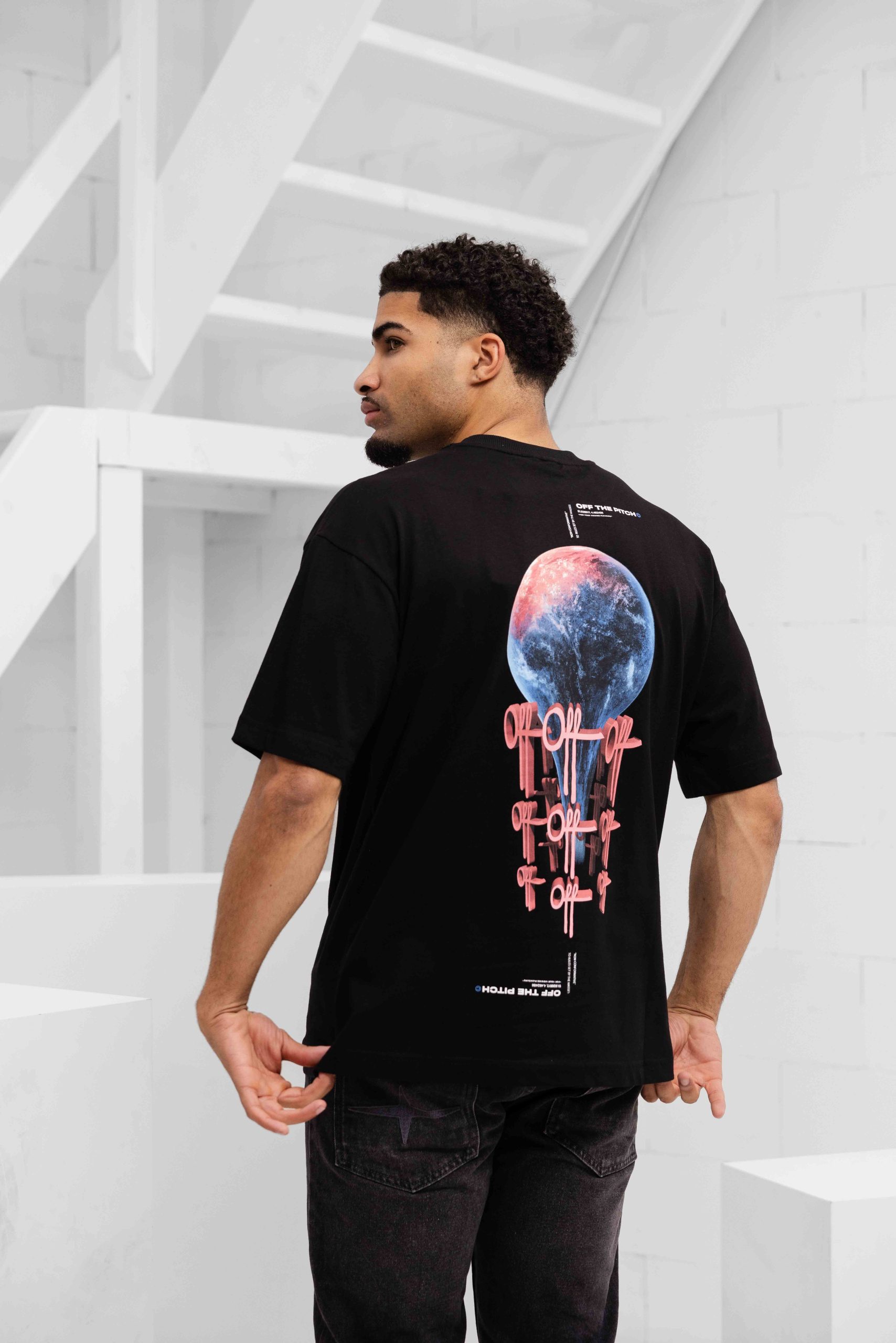 Off The Pitch World Loose Fit T-Shirt Heren Zwart