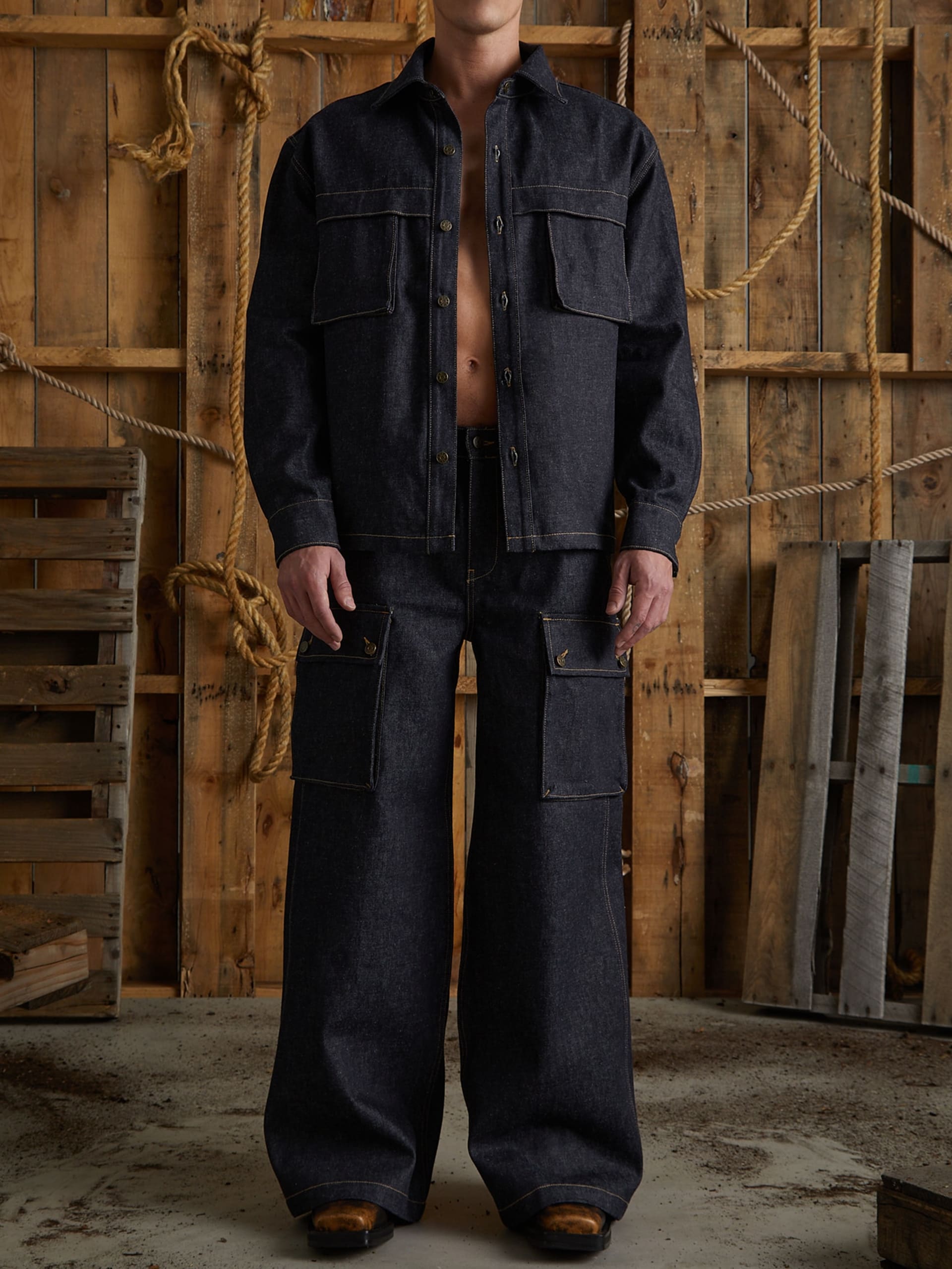 calças de combate em denim cru