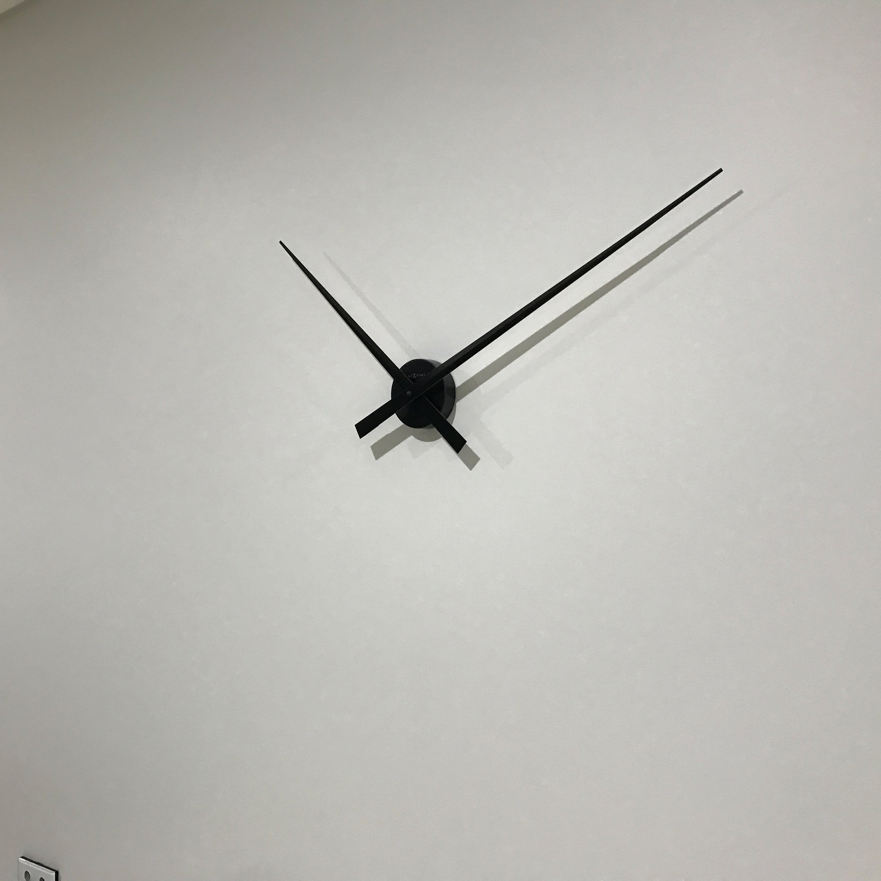 NeXtime Wandklok Hands Ã 85 cm