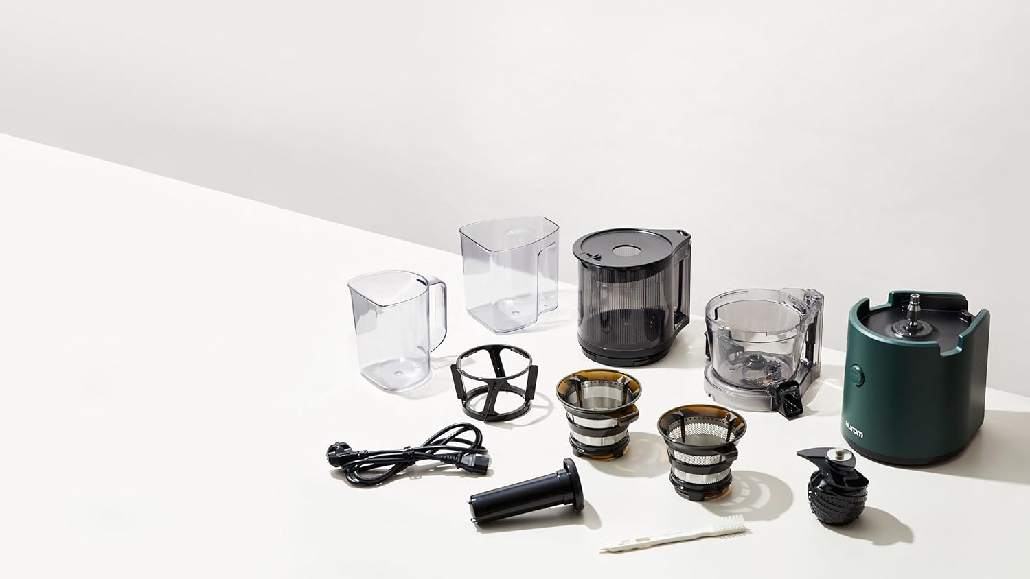Hurom Slow Juicer | Entsafter Gemüse und Obst | H320N | Elektrische Kaltpresse | Ruhiger Motor | Leicht zu Reinigen mit Großem Behälter und Siebfilter 2L | 200 Watt | BPA Frei | Dunkelgrün