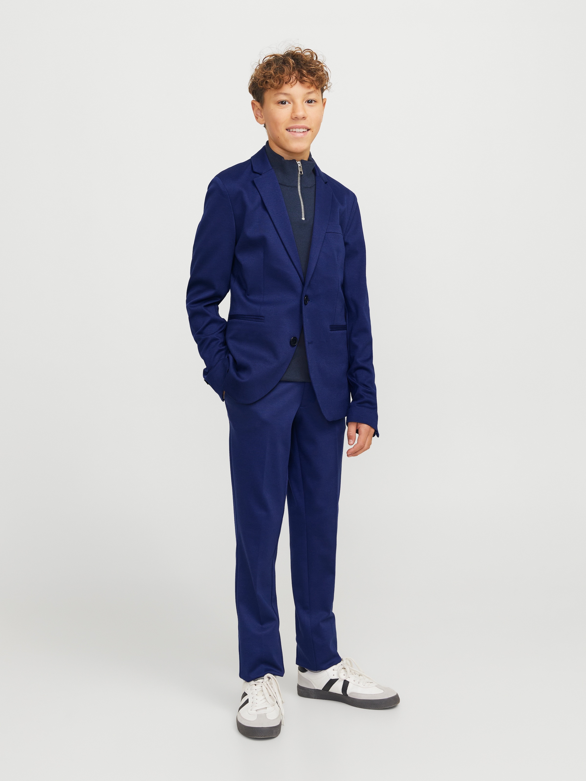 Jack & Jones Junior Anzug »JJEJAXON sorgt für stylischen Look mit optimaler Passform« Set, 2 Stk. tlg. slim fit unifarben, modisch, slim fit, Jersey, Reverskragen