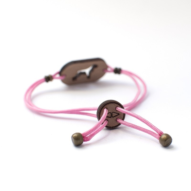 Pulseira de madeira personalizável com dachshund rosa