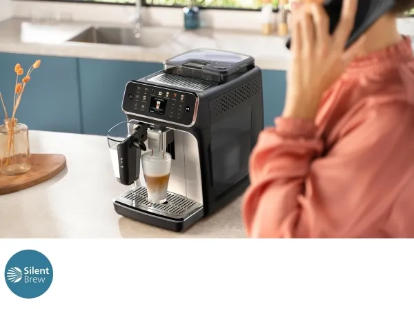 Philips 5500 series EP5547 - Automatisk kaffemaskine med capuccinatore - 15 bar - sort/krombelagt
