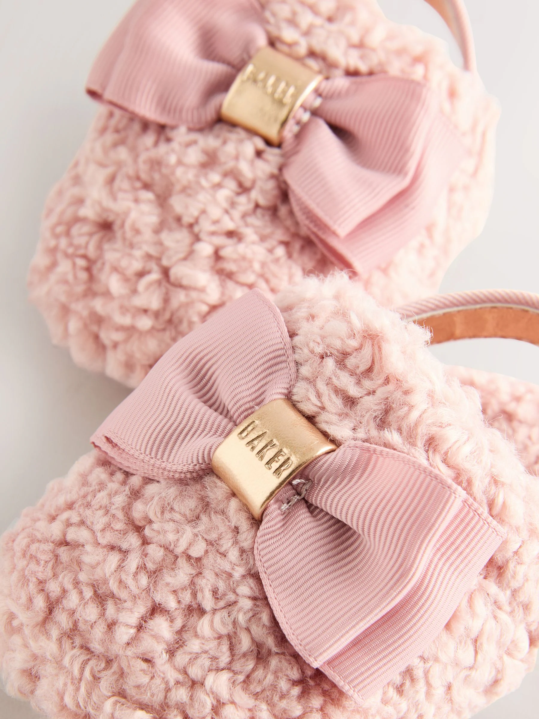 Pink Borg - Baker by Ted Baker gewatteerde muiltjes met imitatiebont voor babymeisjes