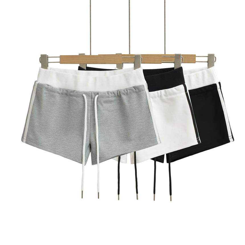 Reknovine - Mid Rise Two Tone Piping Shorts
