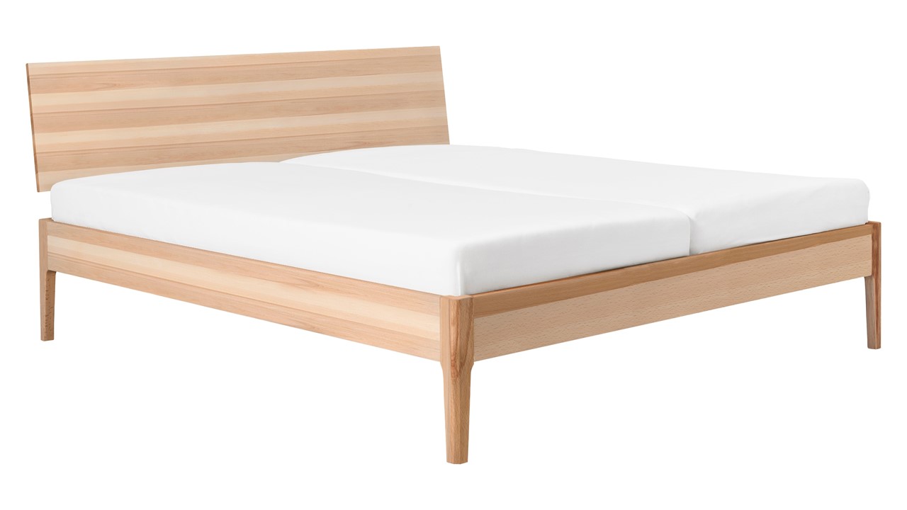 Bed Sky met hoofdbord en poten hout beuken