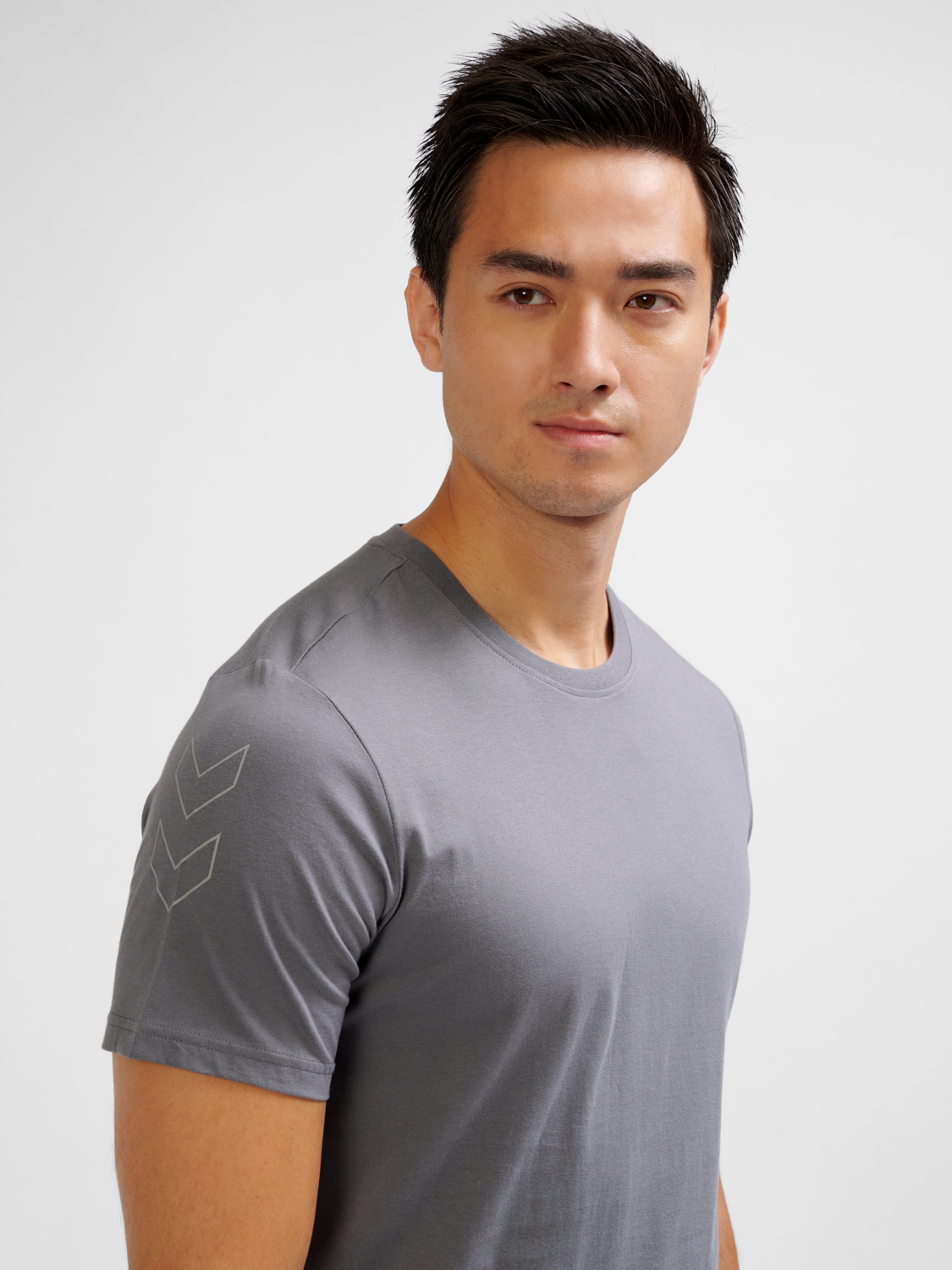 hmlELEMENTAL CHEVRON COTTON TEE