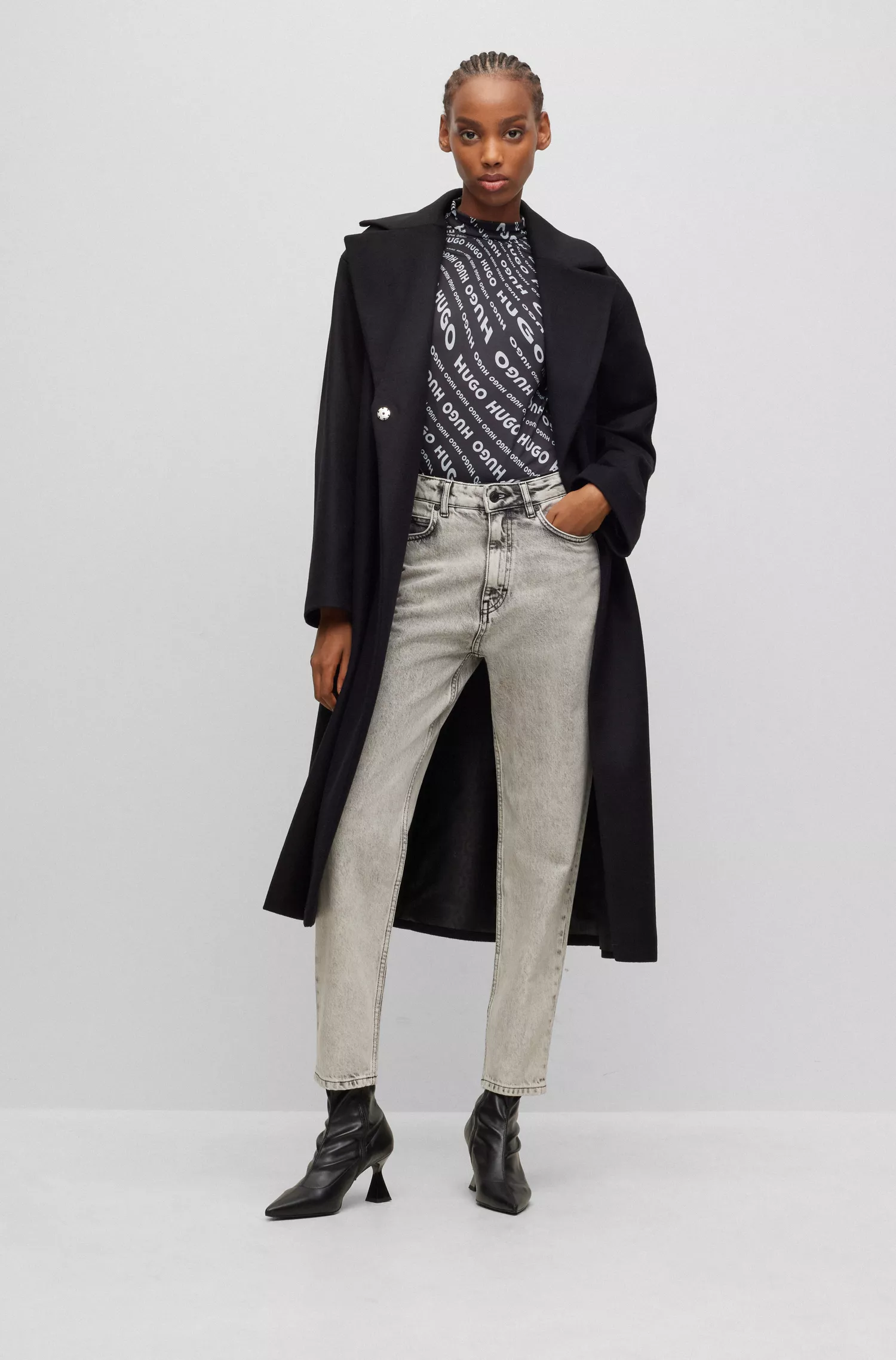 HUGO Vermelho - Calça jeans mom de modelagem relaxada em denim desbotado