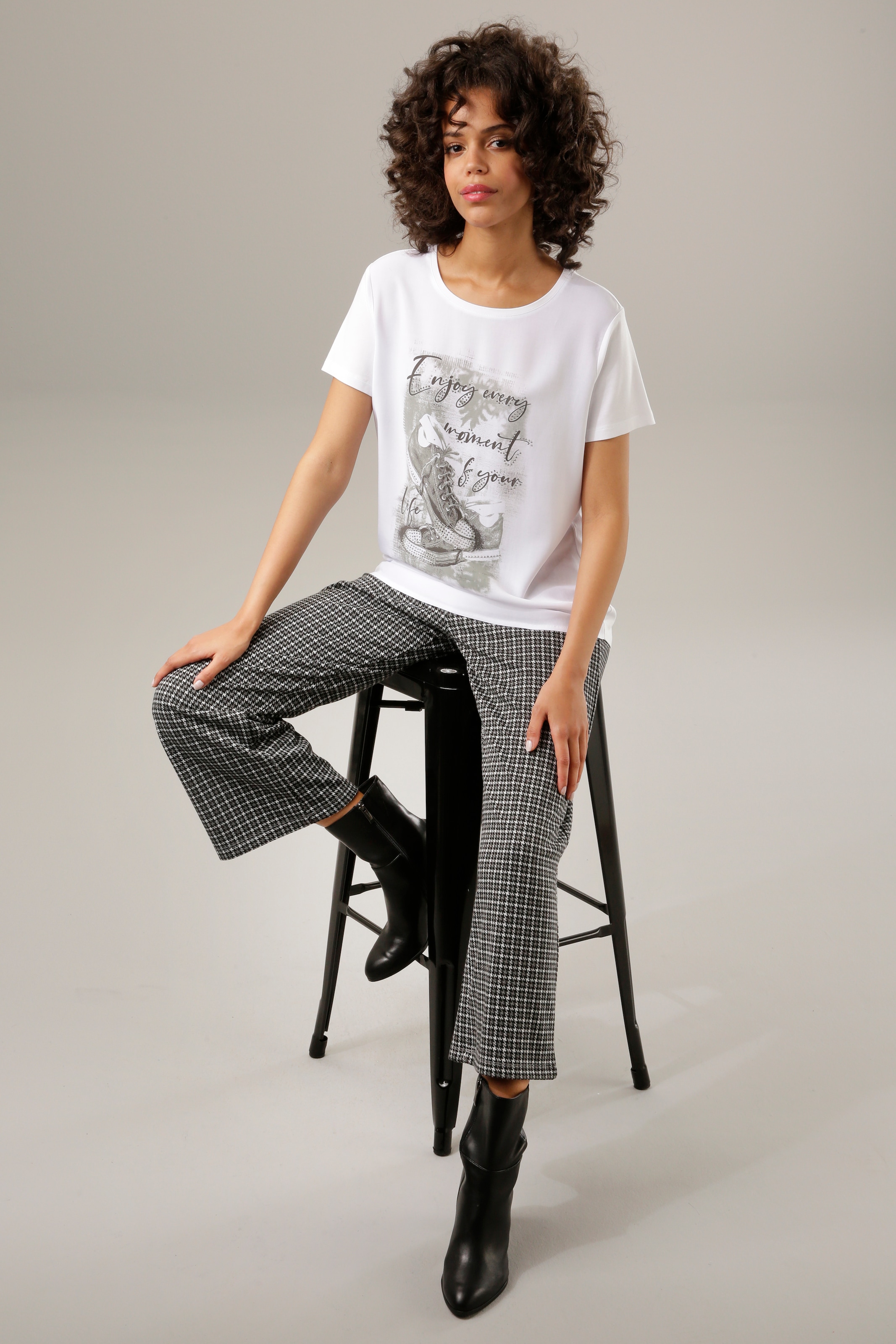 Aniston CASUAL Shirtbluse , mit Glitzersteinchen verzierter Frontdruck