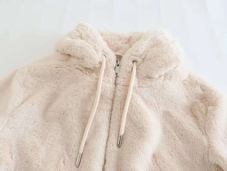 Reknovine - Fluffy capuchonjack met rits