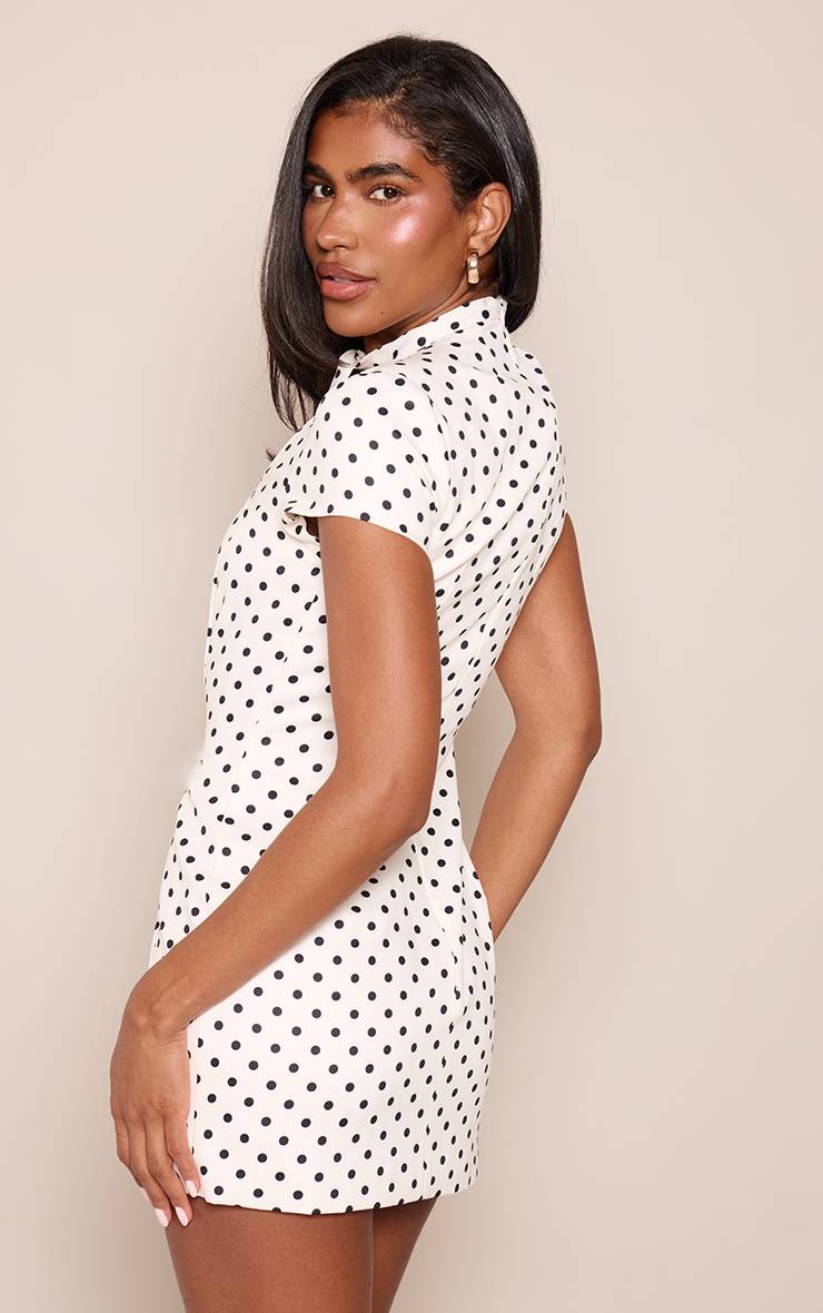 Crème Mini Robe Tissée À Manches Courtes Et Nœud Papillon À Pois