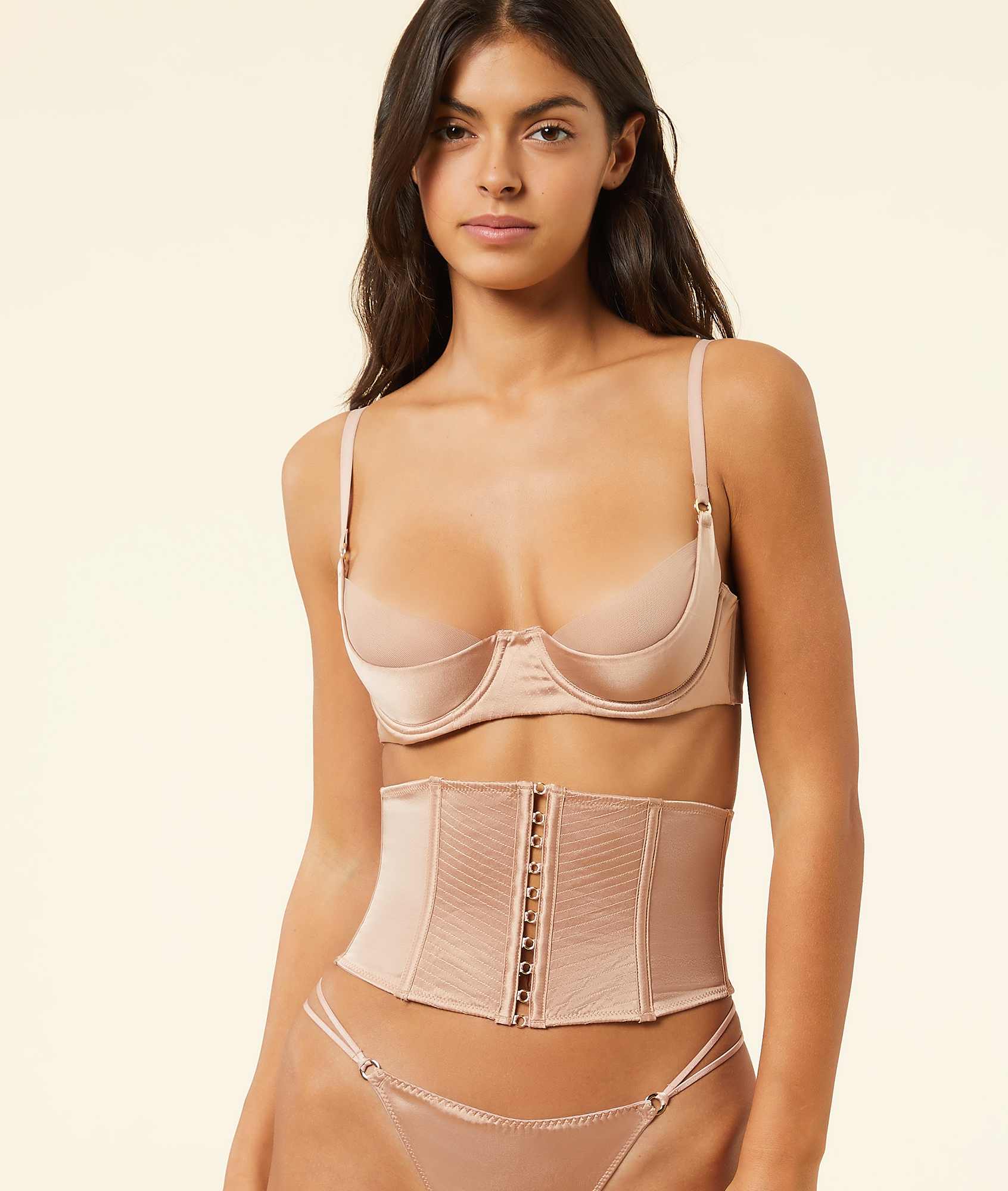 Soutien-gorge à coques fines en tulle et soie