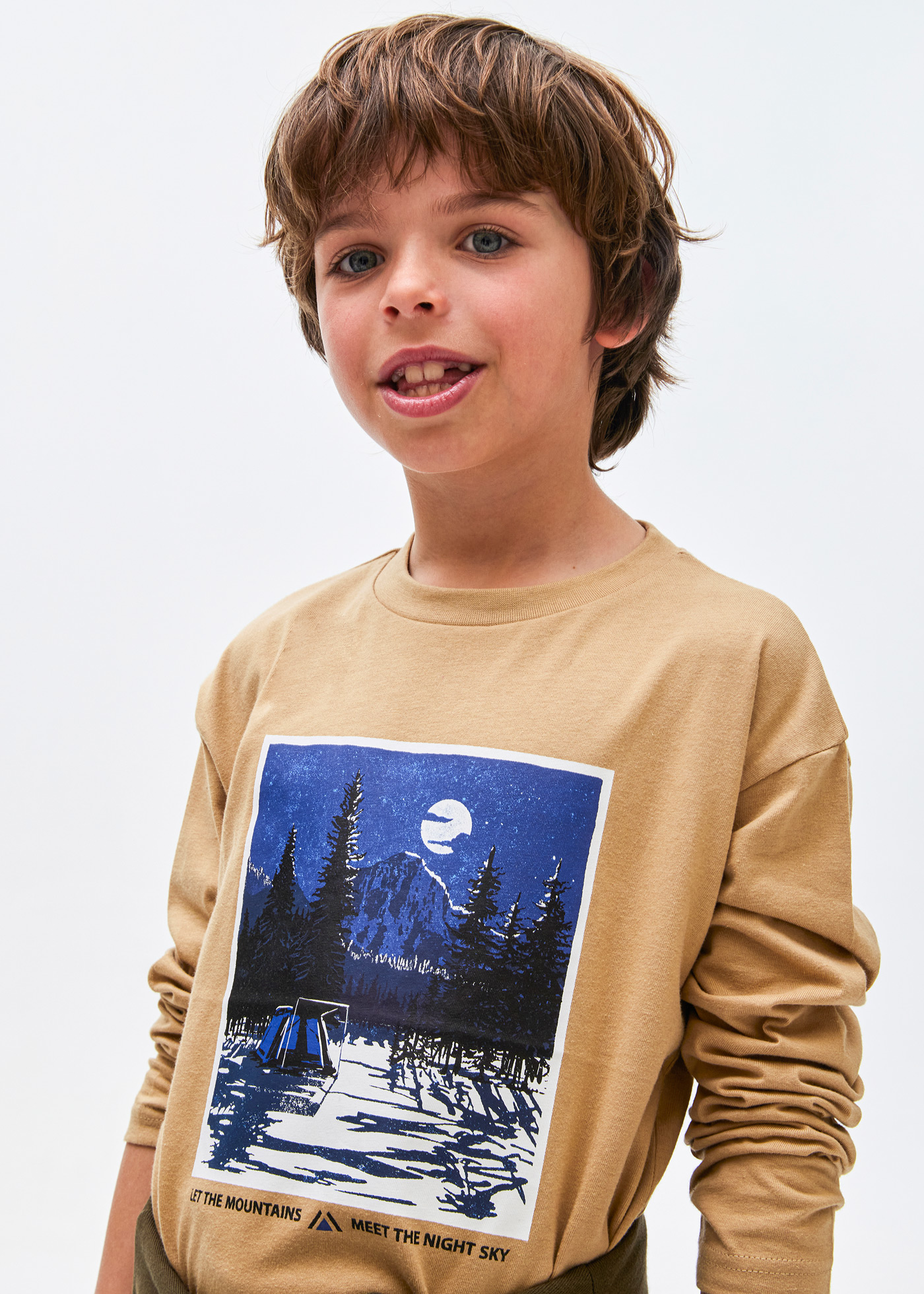 Camiseta Better Cotton Boy com ombros caídos