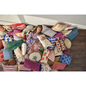 Sierkussen tufted donker roze - l55xb35xh10cm