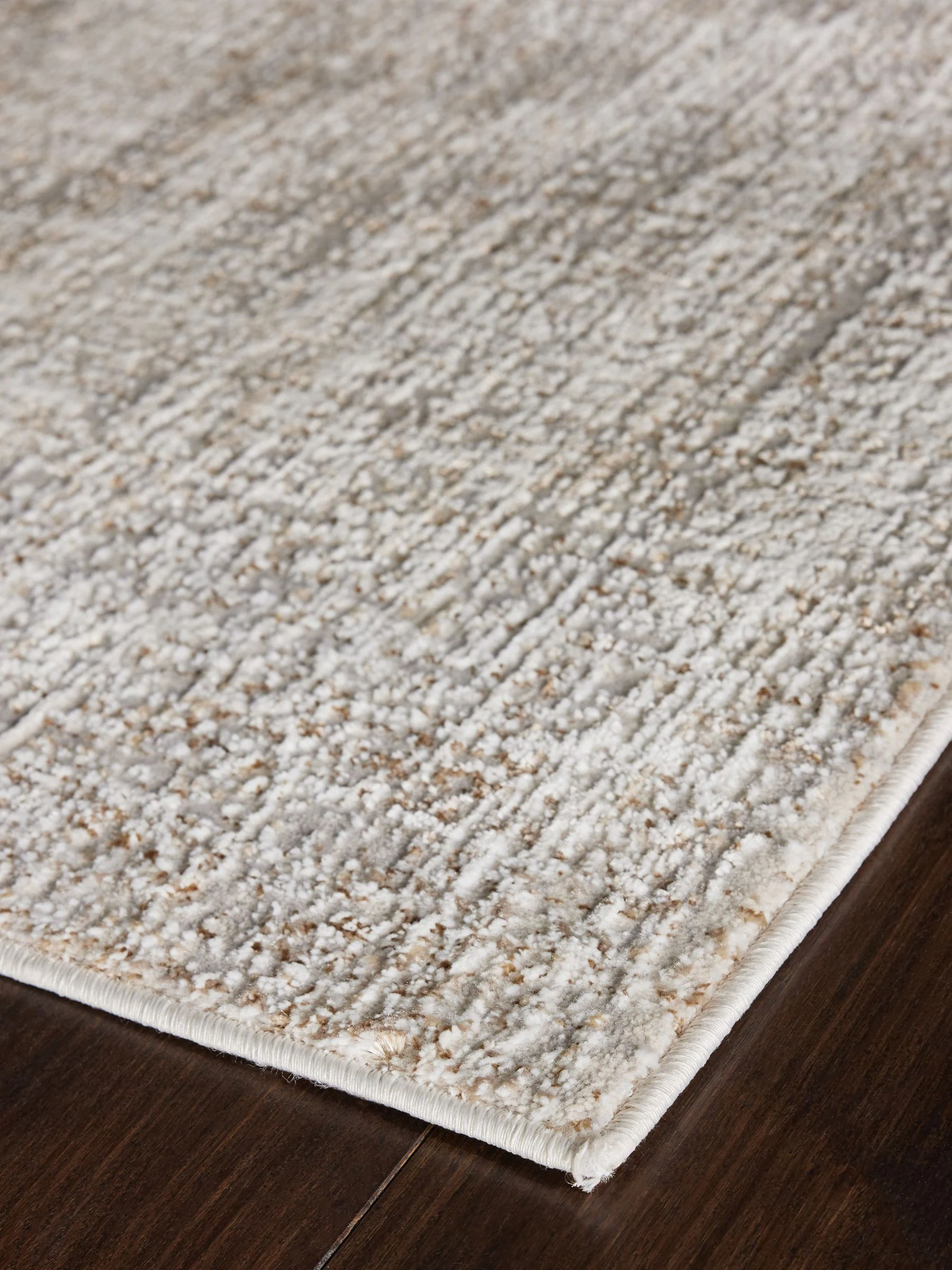 Chic Textured Runner