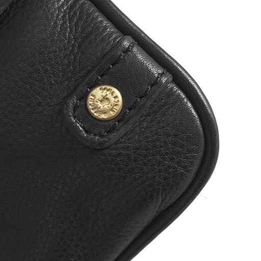 Depeche Clutch, Black