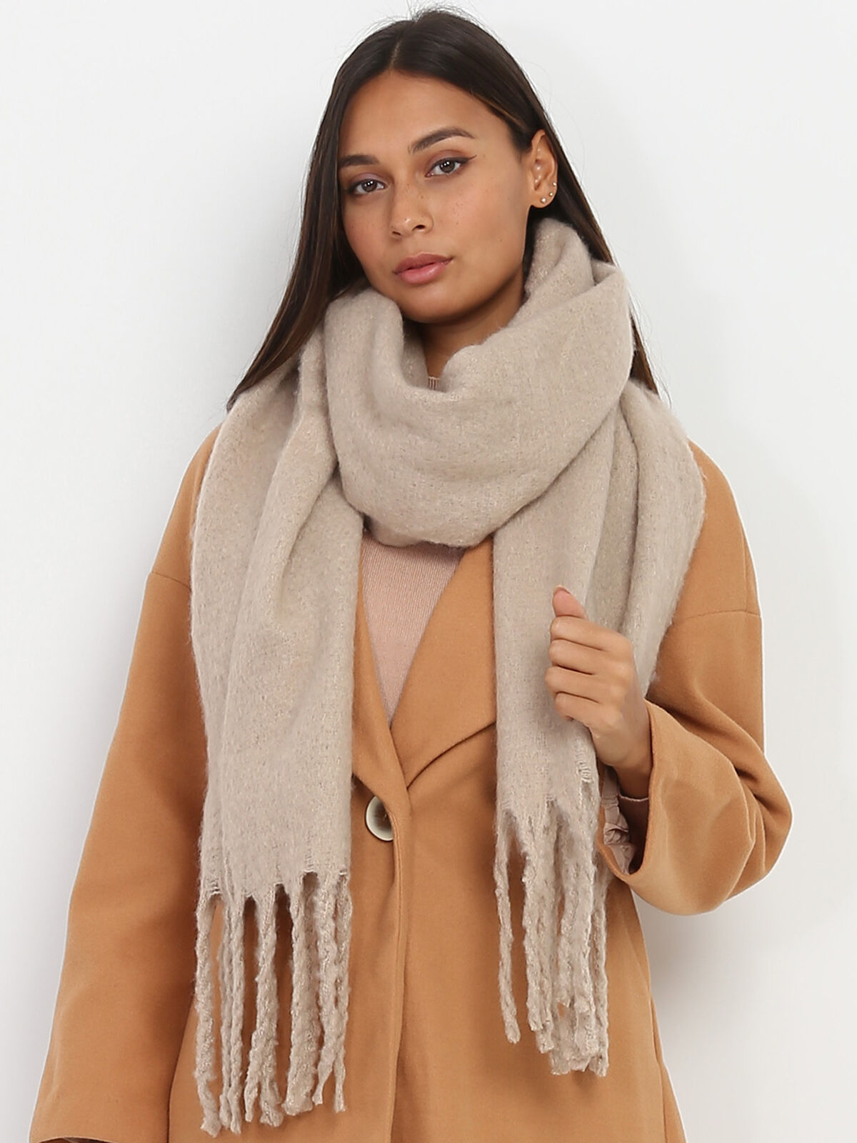 Echarpe duveteuse à franges- Beige