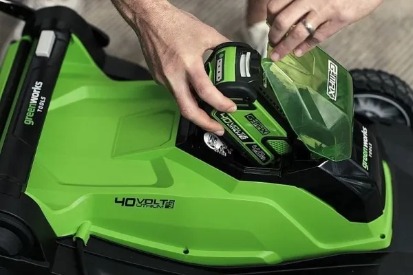 Greenworks G40LM41 Batteri Plæneklipper 40V - Inkl. 4 Ah Batteri og Oplader
