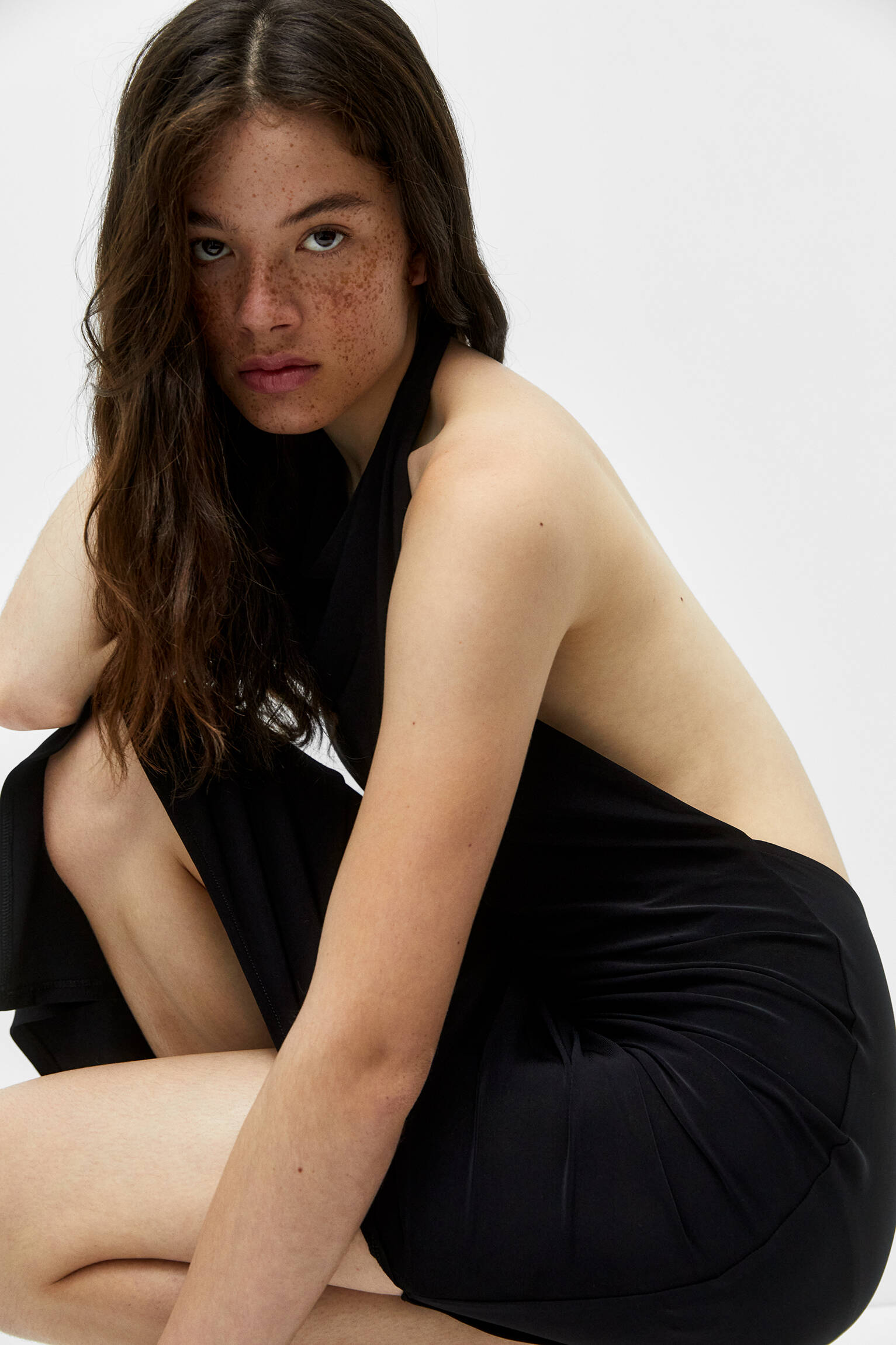 VESTIDO LONGO COM DECOTE HALTER - PRETO