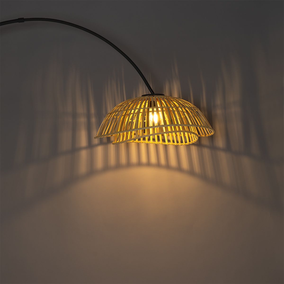 Oosterse booglamp zwart met naturel bamboe - Pua