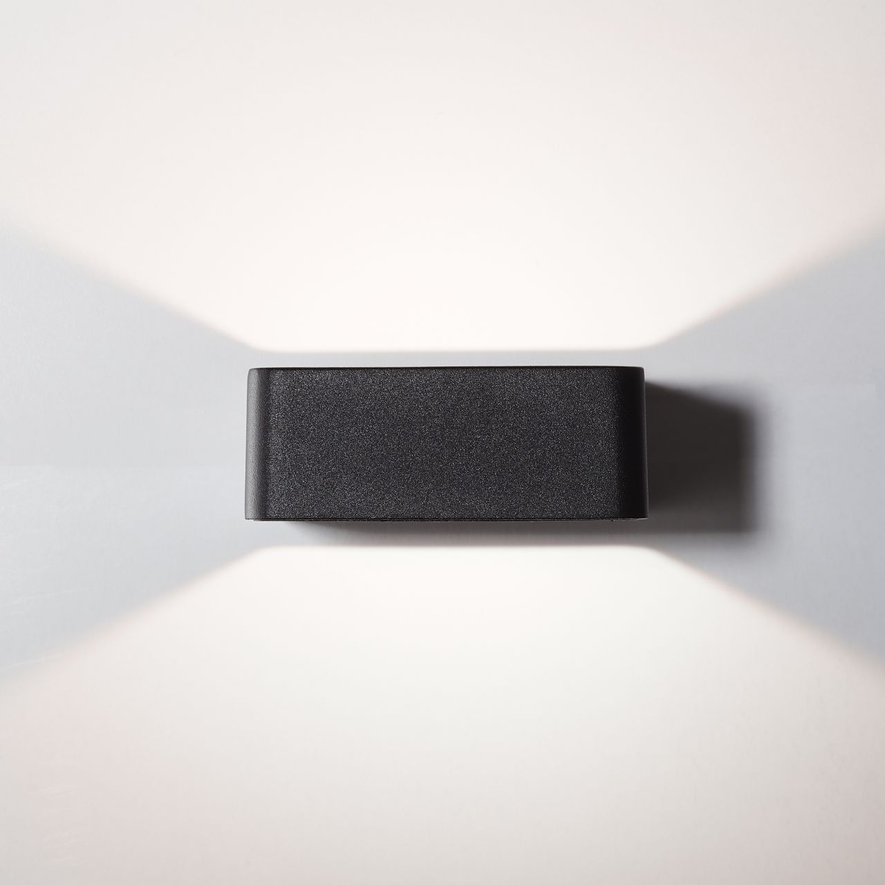 BRILLIANT Golda LED Außenwandleuchte 15x12cm schwarz | 1x LED integriert, 6.9W LED integriert, (Lichtstrom: 660lm, Lichtfarbe: 3000K)