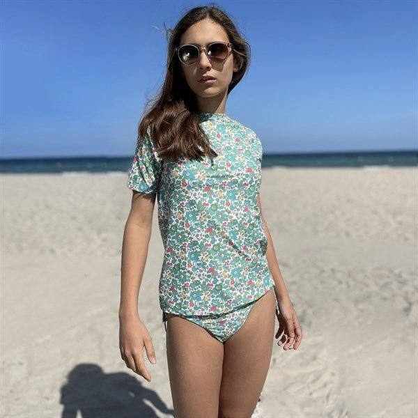 Køb Petit Crabe Betsy D Luna Boatneck Badebluse Liberty© fabric